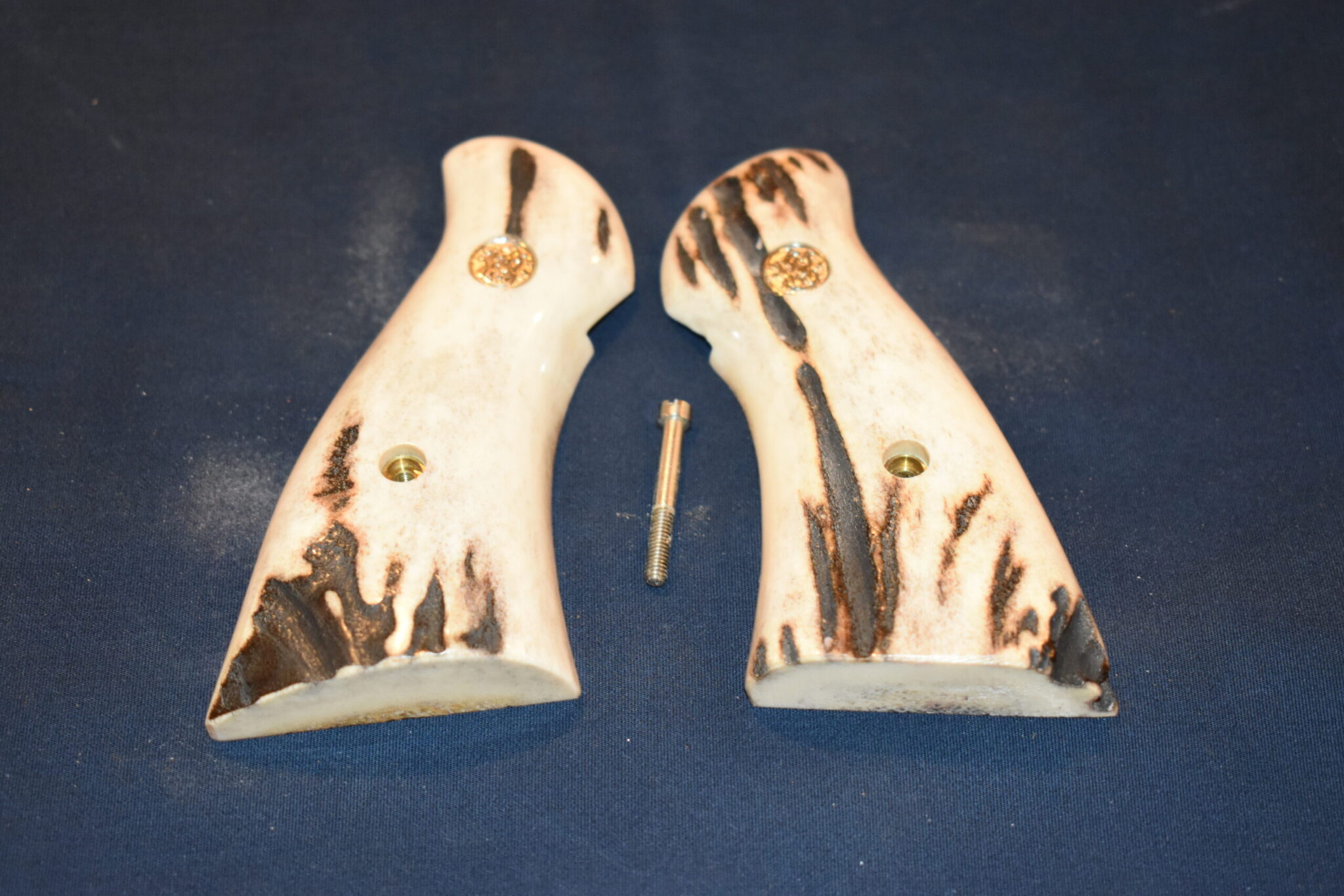 SMITH & WESSON N FRAME SAMBAR STAG GRIPS SWNSS14 - Image 2