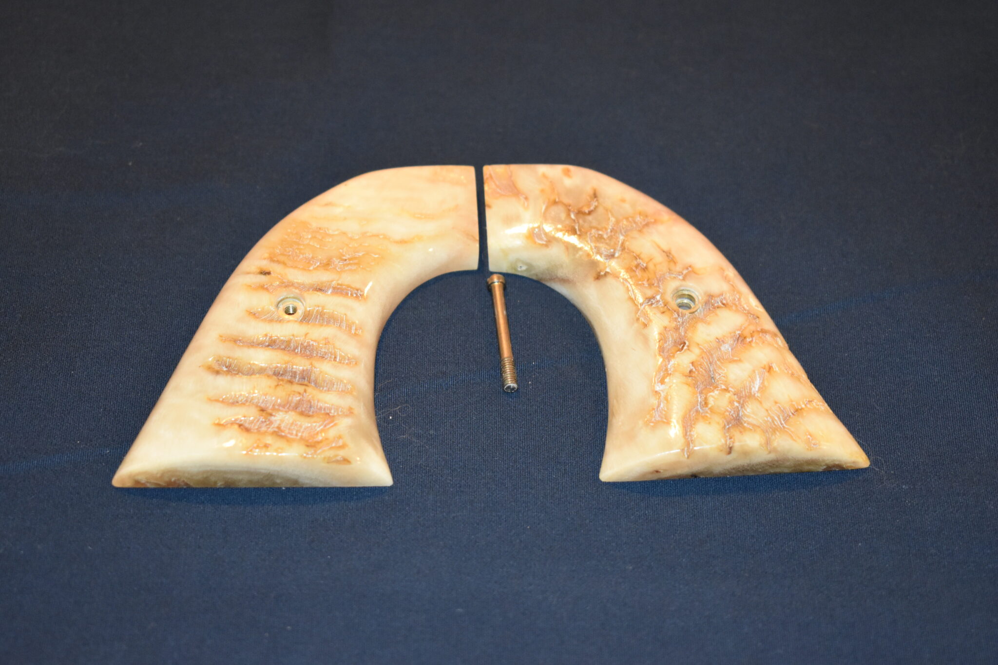 COLT SINGLE ACTION ARMY (S.A.A.)PREMIUM GRADE RAMS HORN / STAG GRIPS SAARH8 - Image 2