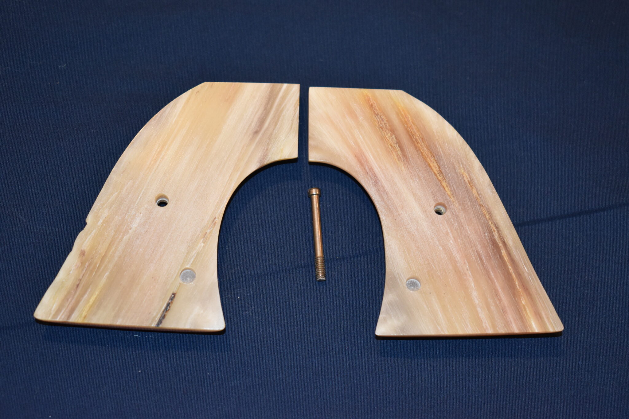 COLT SINGLE ACTION ARMY (S.A.A.)PREMIUM GRADE RAMS HORN / STAG GRIPS SAARH8 - Image 3