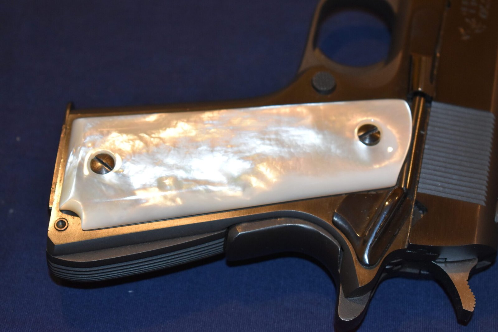 COLT 1911 MOTHER OF PEARL GRIPS 1911P10 - Image 5