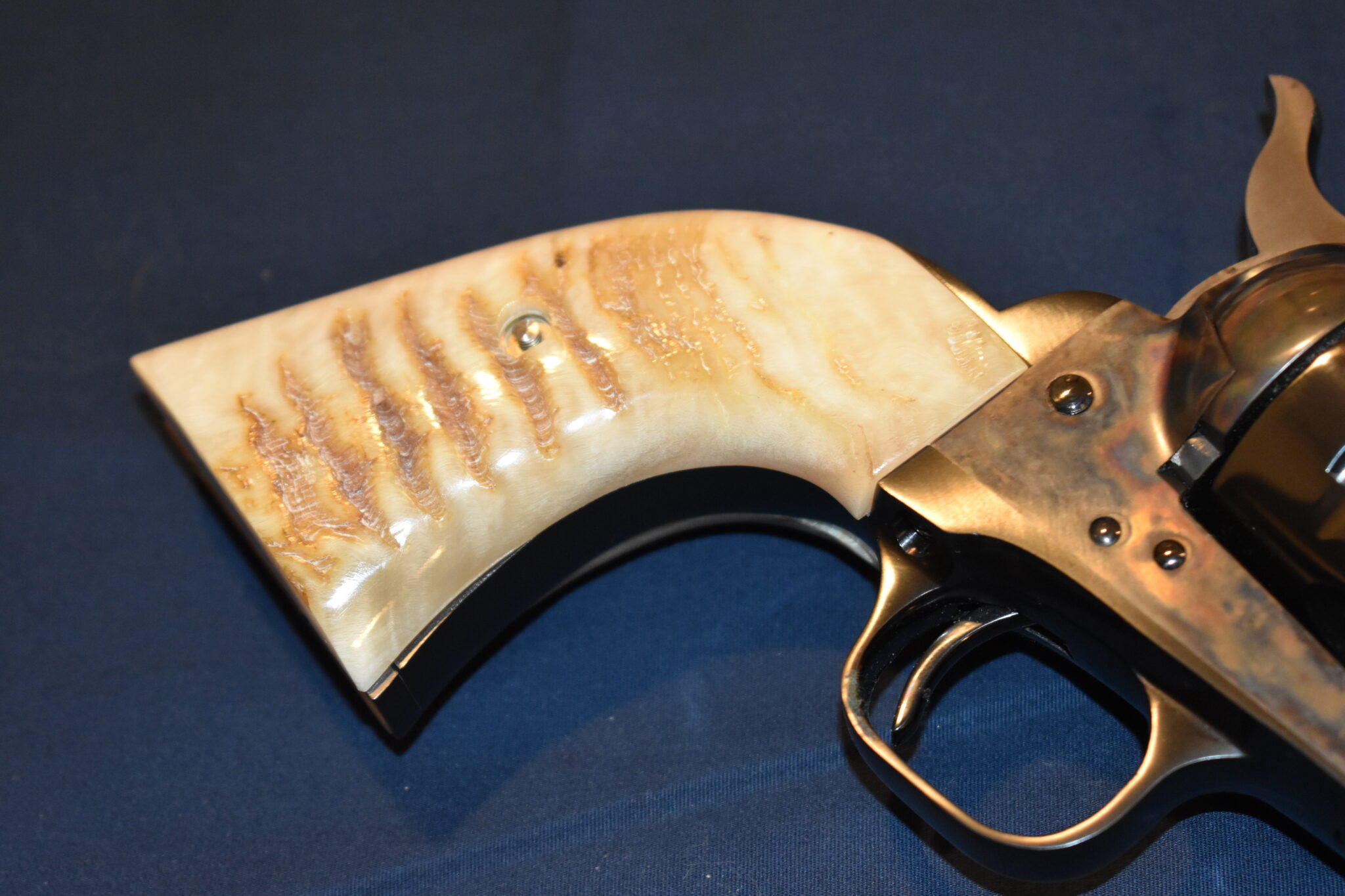 COLT SINGLE ACTION ARMY (S.A.A.)PREMIUM GRADE RAMS HORN / STAG GRIPS SAARH8 - Image 11