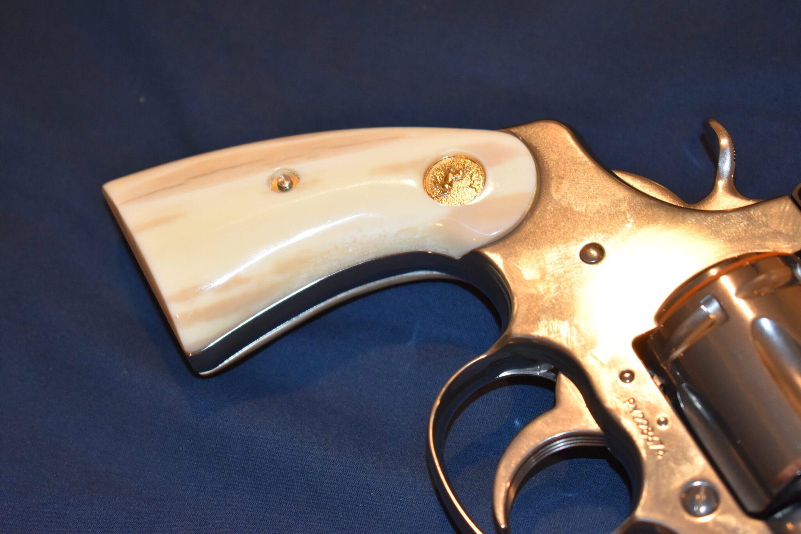 Colt Python Walrus Ivory COLT I FRAMEFOSSILIZED WALRUS IVORY SERVICE GRIPS FOR A COLT PYTHON ...