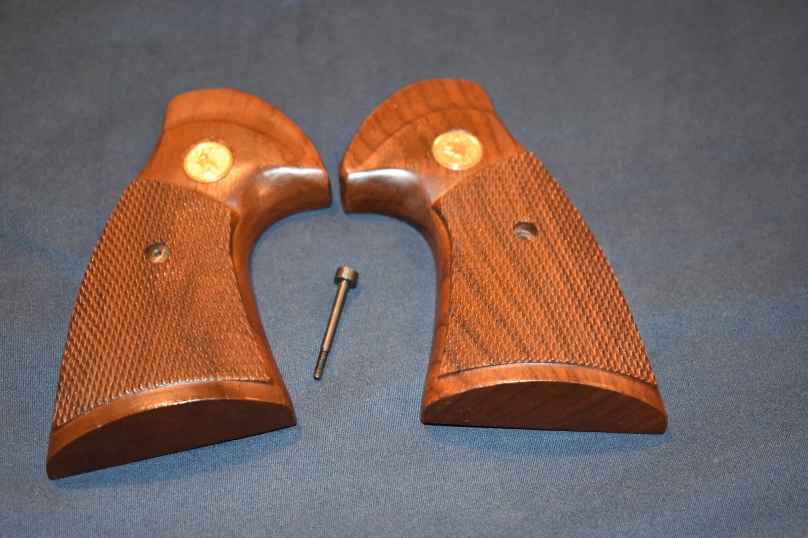 COLT FACTORY I FRAME TARGET GRIPS FOR A COLT PYTHON CPT5 | Rogers Guns ...