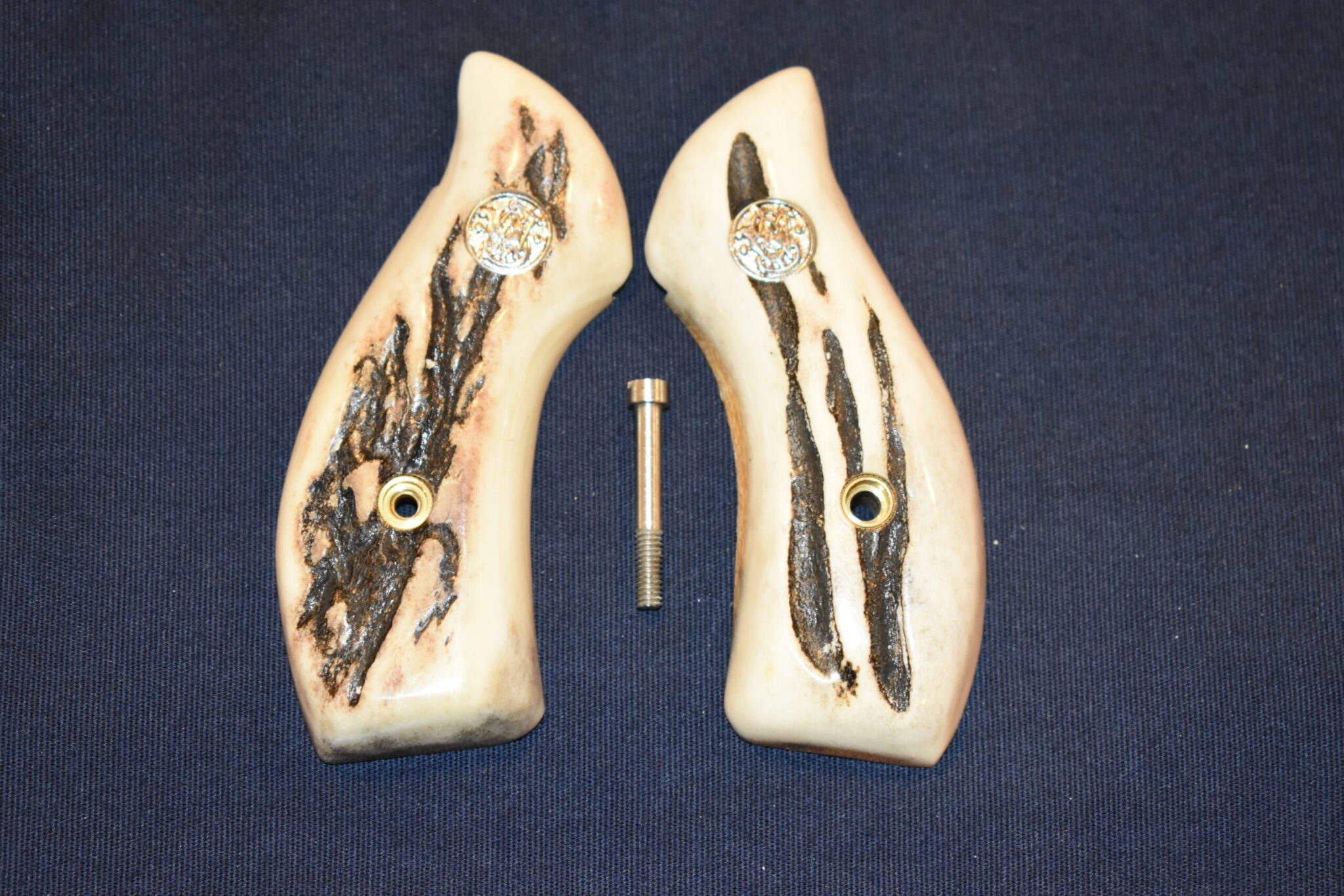 SMITH & WESSON J FRAME ROUND BUTT PREMIUM GRADE SAMBAR STAG GRIPS JRBS12