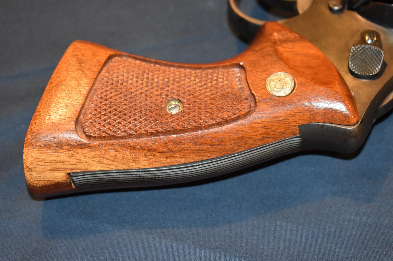 SMITH & WESSON FACTORY N FRAME TARGET GRIPS NT52 - Image 5