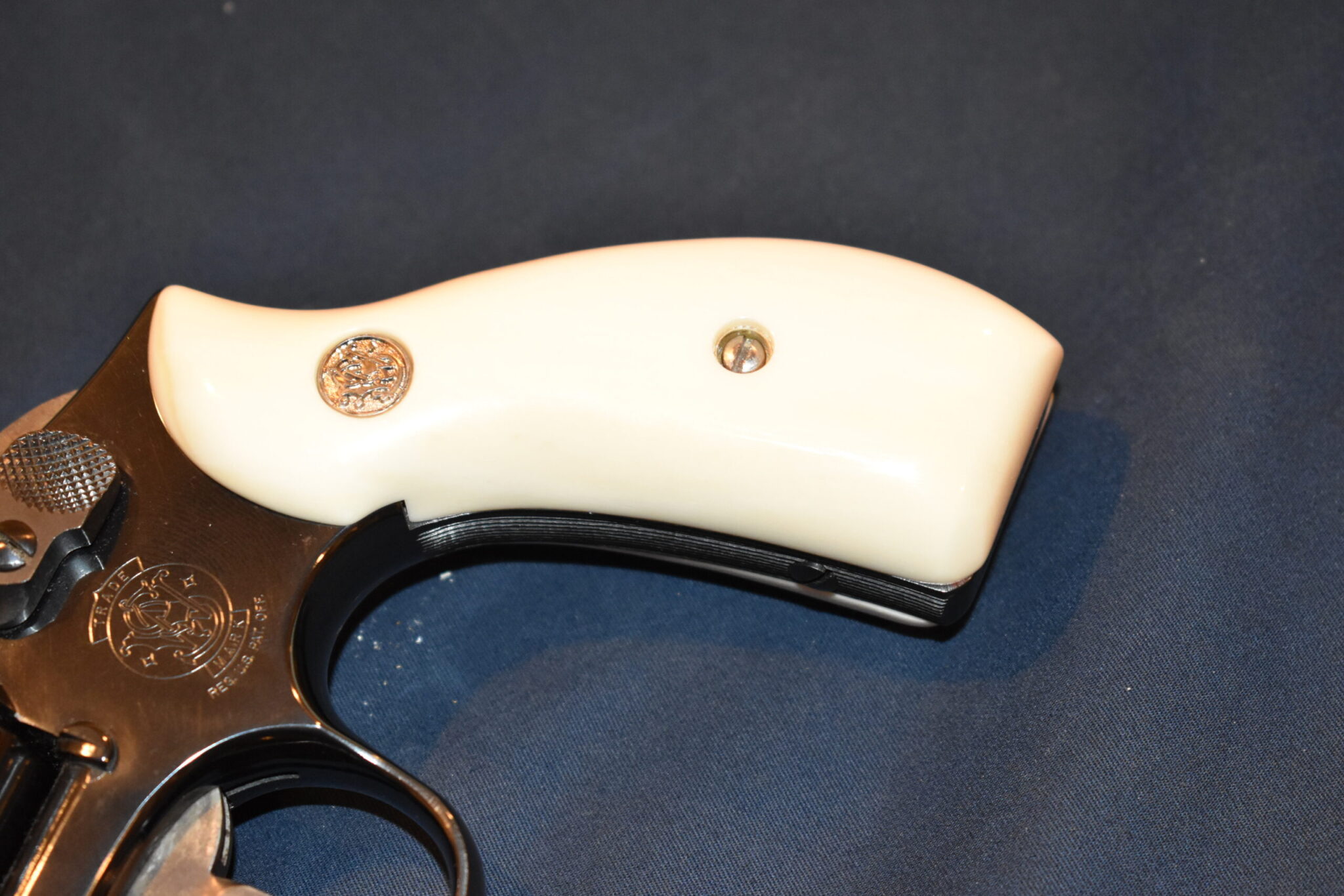 ガスガン、　smith&wesson Amazon.com : Smith & Wesson Extreme Ops CK33 7.9in S.S.