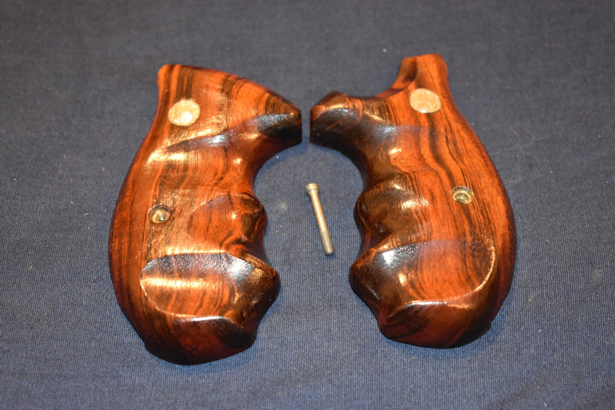 SMITH & WESSON K FRAME FACTORY ROUND BUTT COMBAT GRIPS KRBC4 - Image 2