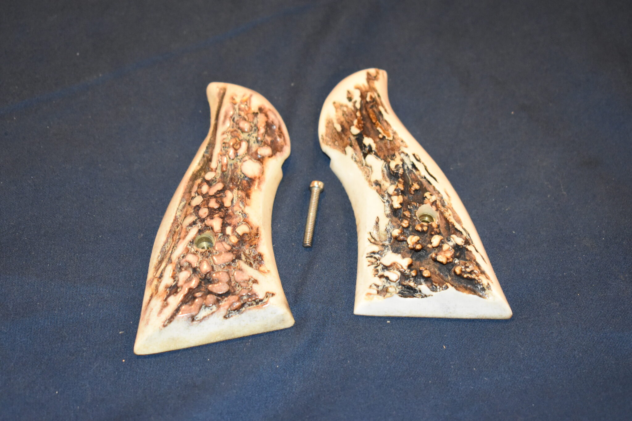 SMITH & WESSON N FRAME VINTAGE SAMBAR STAG GRIPS SWNSS17 - Image 2