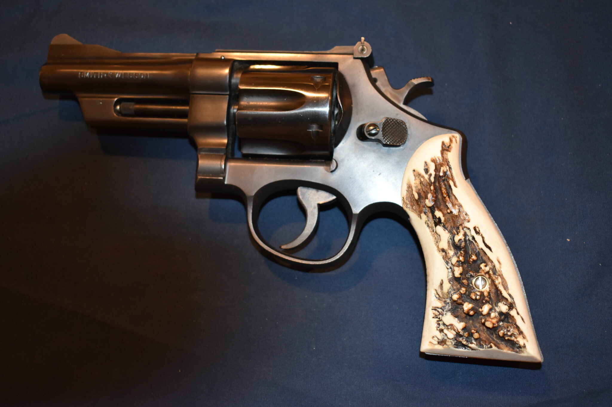 SMITH & WESSON N FRAME VINTAGE SAMBAR STAG GRIPS SWNSS17 - Image 4