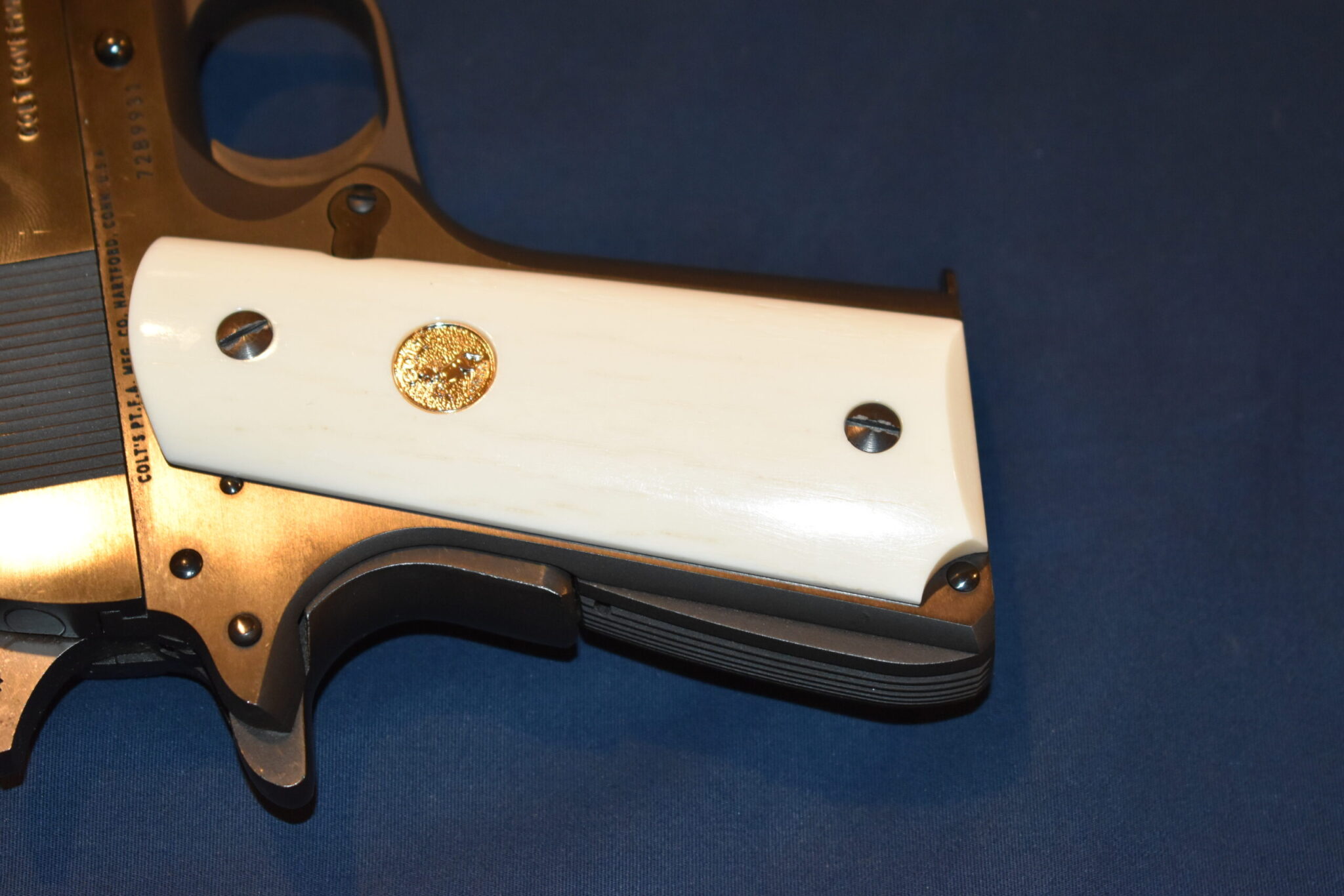 COLT 1911 PREMIUM GRADE GIRAFFE BONE GRIPS 1911GB18 - Image 6