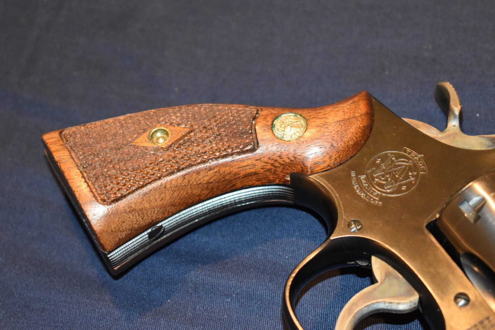 SMITH & WESSON K FRAME SQUARE BUTT FACTORY DIAMOND MAGNA GRIPS KDM7 - Image 11