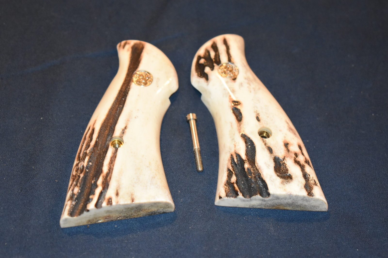 SMITH & WESSON N FRAME SAMBAR STAG GRIPS SWNSS18 - Image 2