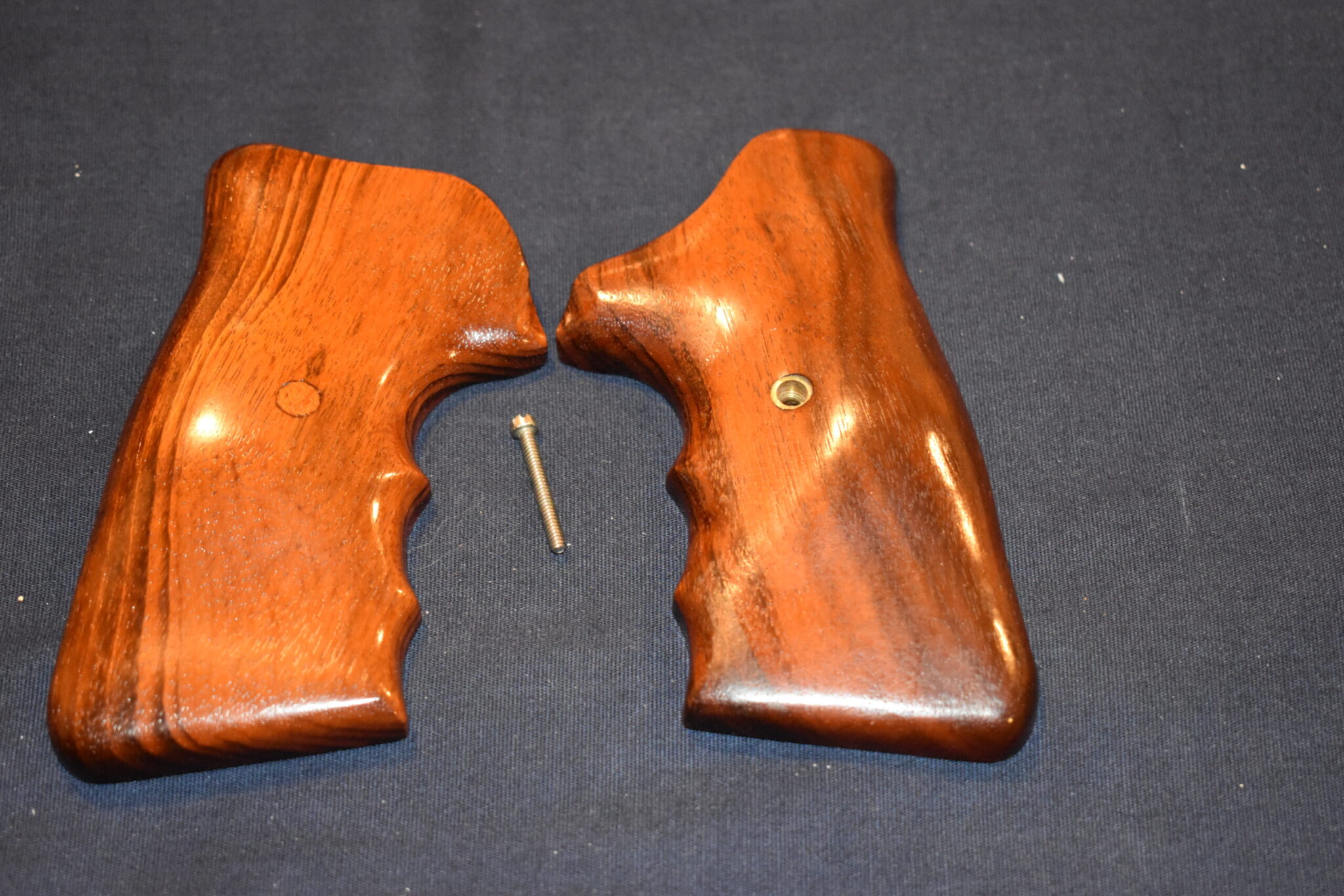 SMITH & WESSON N FRAME FUZZY FARRANT CUSTOM GRIPS SWNFF3 - Image 2