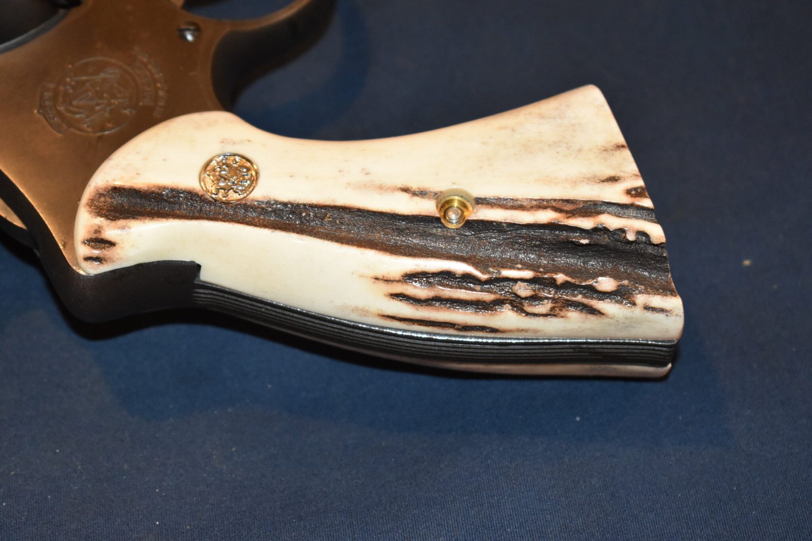 SMITH & WESSON N FRAME SAMBAR STAG GRIPS SWNSS18 - Image 6