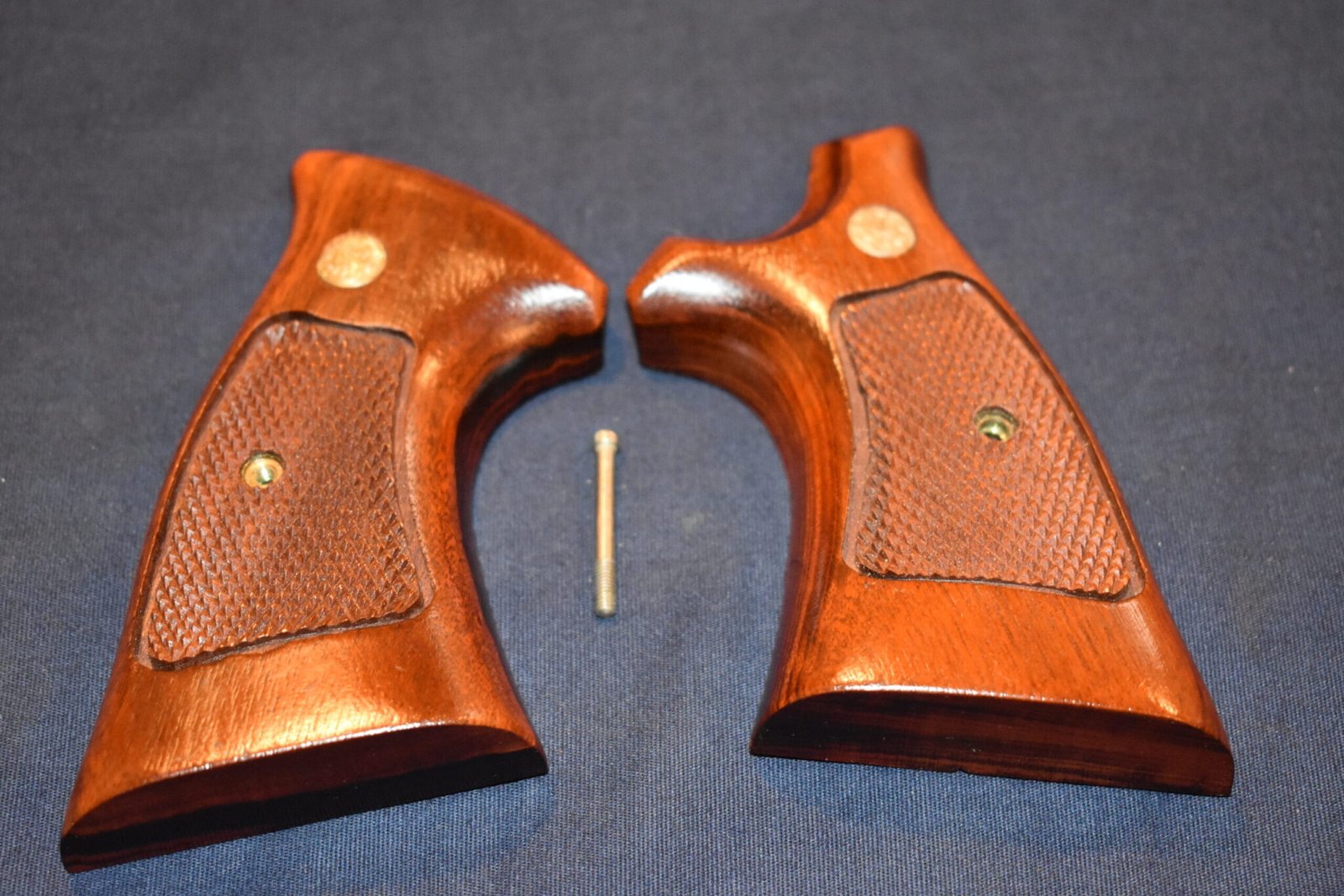 SMITH & WESSON FACTORY N FRAME TARGET GRIPS NT48 - Image 2