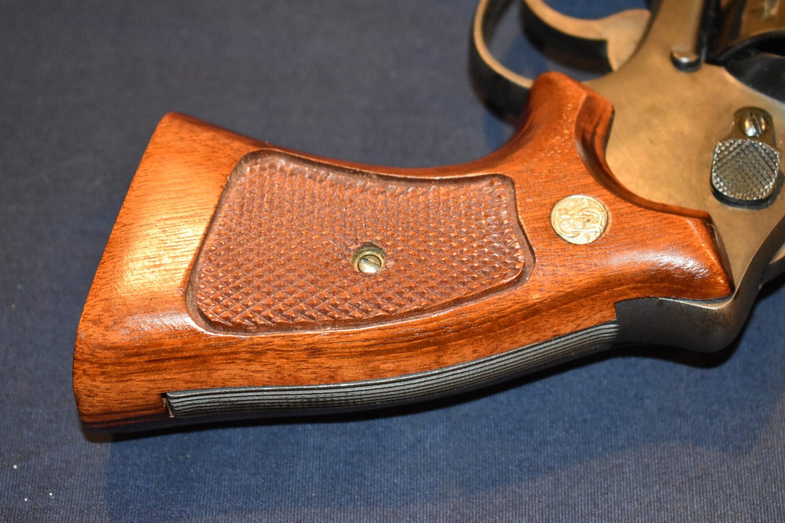 SMITH & WESSON FACTORY N FRAME TARGET GRIPS NT48 - Image 5