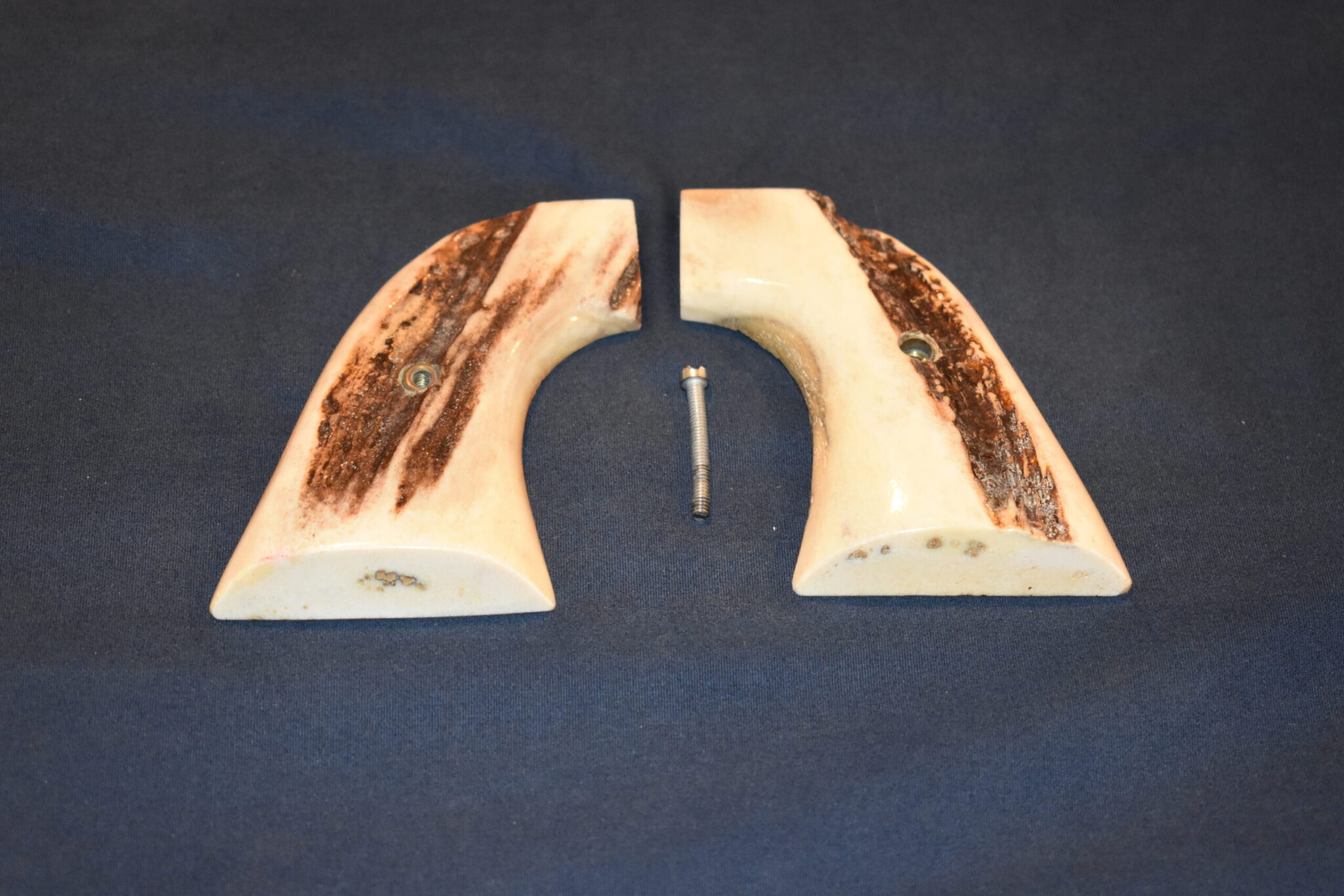 COLT SINGLE ACTION ARMY (S.A.A.) SAMBAR STAG GRIPS SAAS44 - Image 2