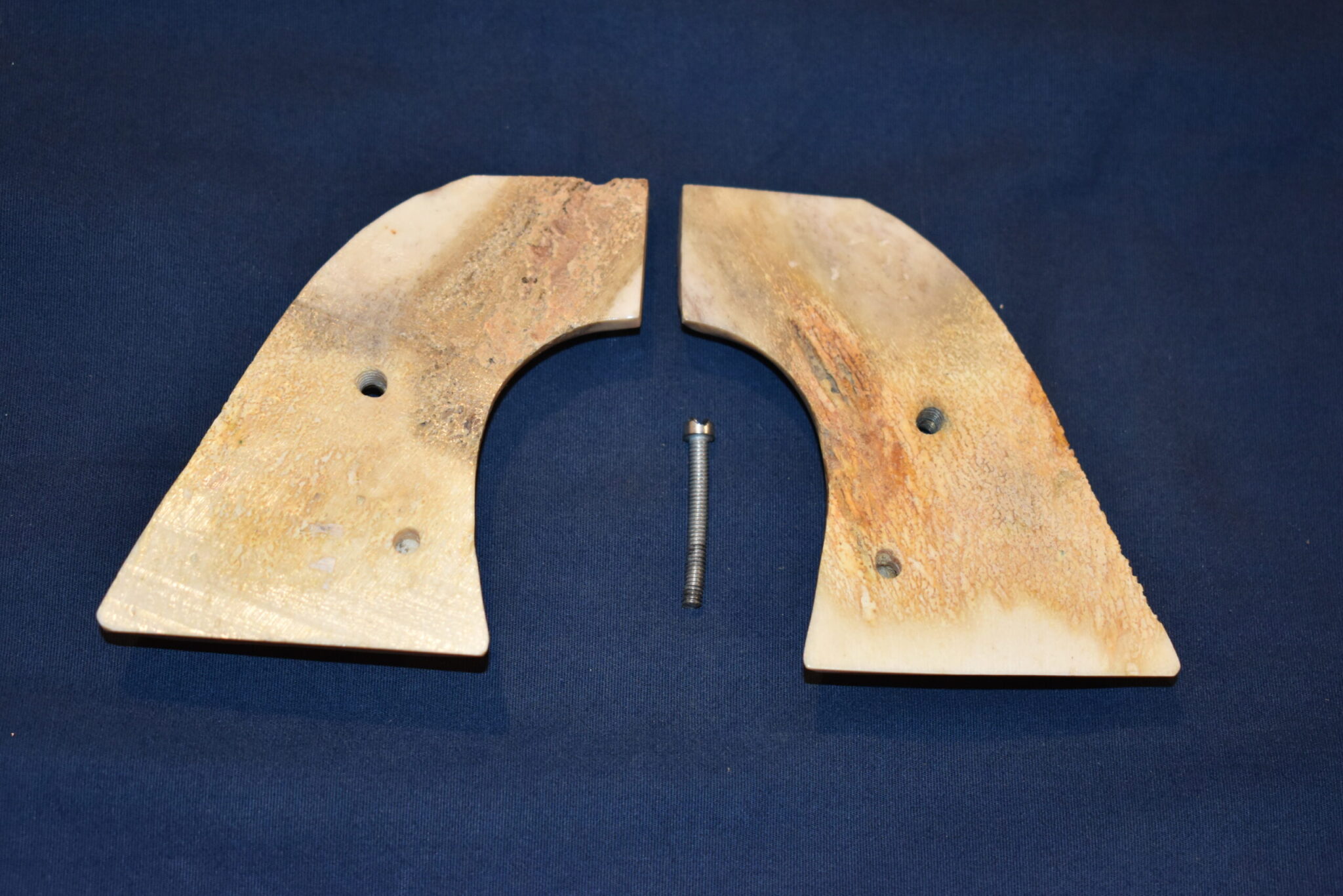 COLT SINGLE ACTION ARMY (S.A.A.) SAMBAR STAG GRIPS SAAS44 - Image 3