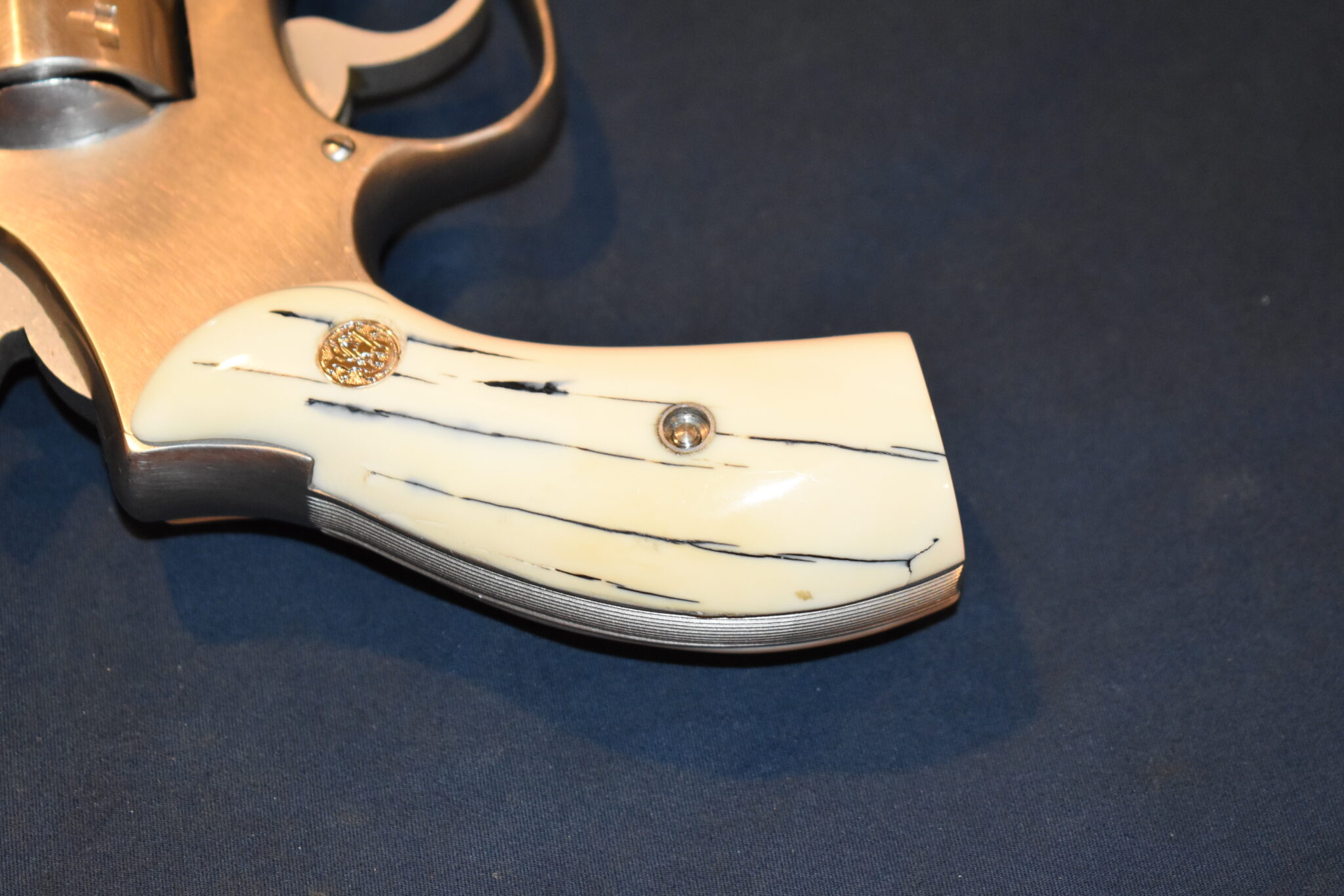 SMITH & WESSON K OR L FRAME ROUND BUTT HIPPO TOOTH GRIPS KRBHT1 - Image 6