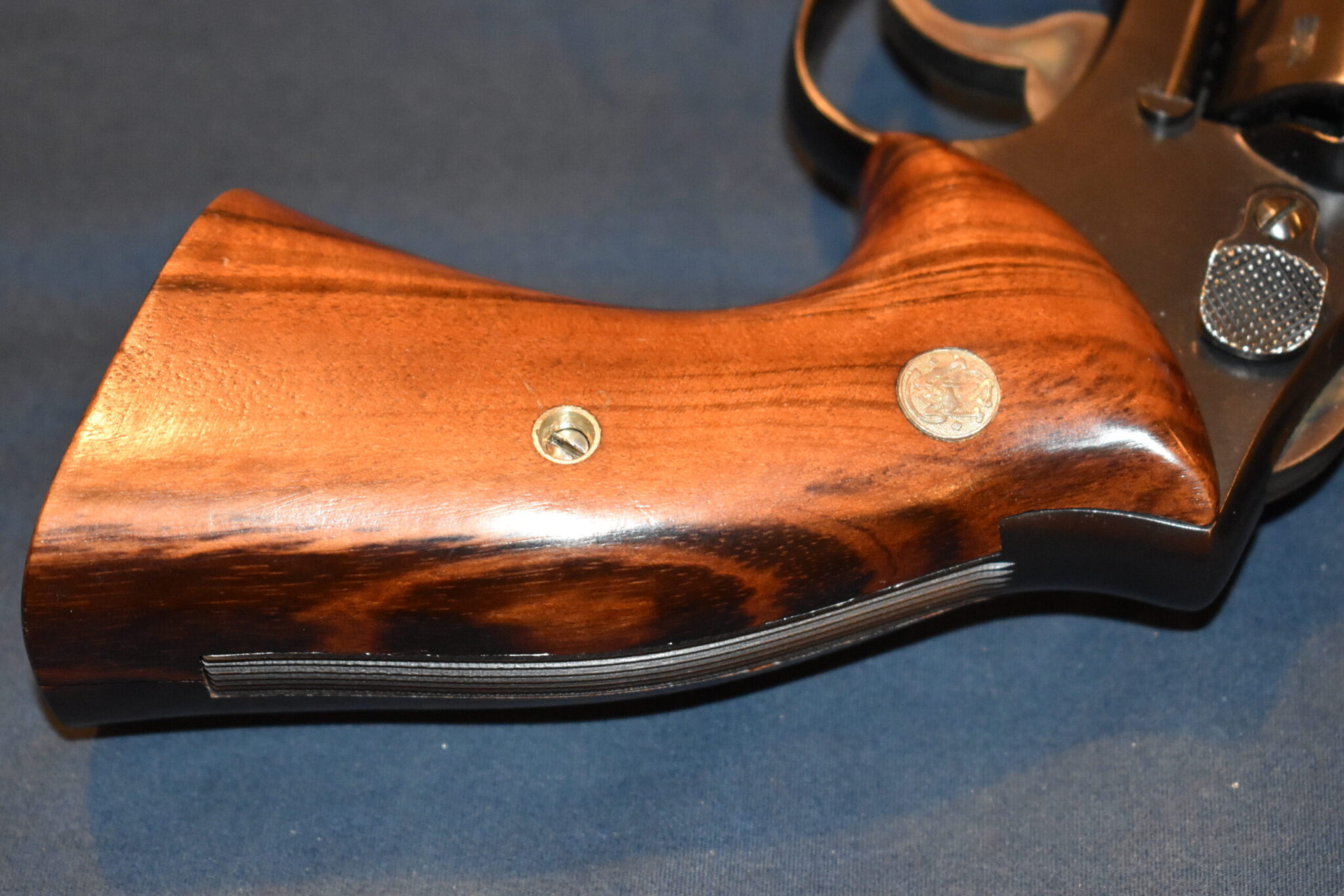 SMITH & WESSON FACTORY K FRAME PRESENTATION NON-RELIEVED TARGET GRIPS KPT19 - Image 5