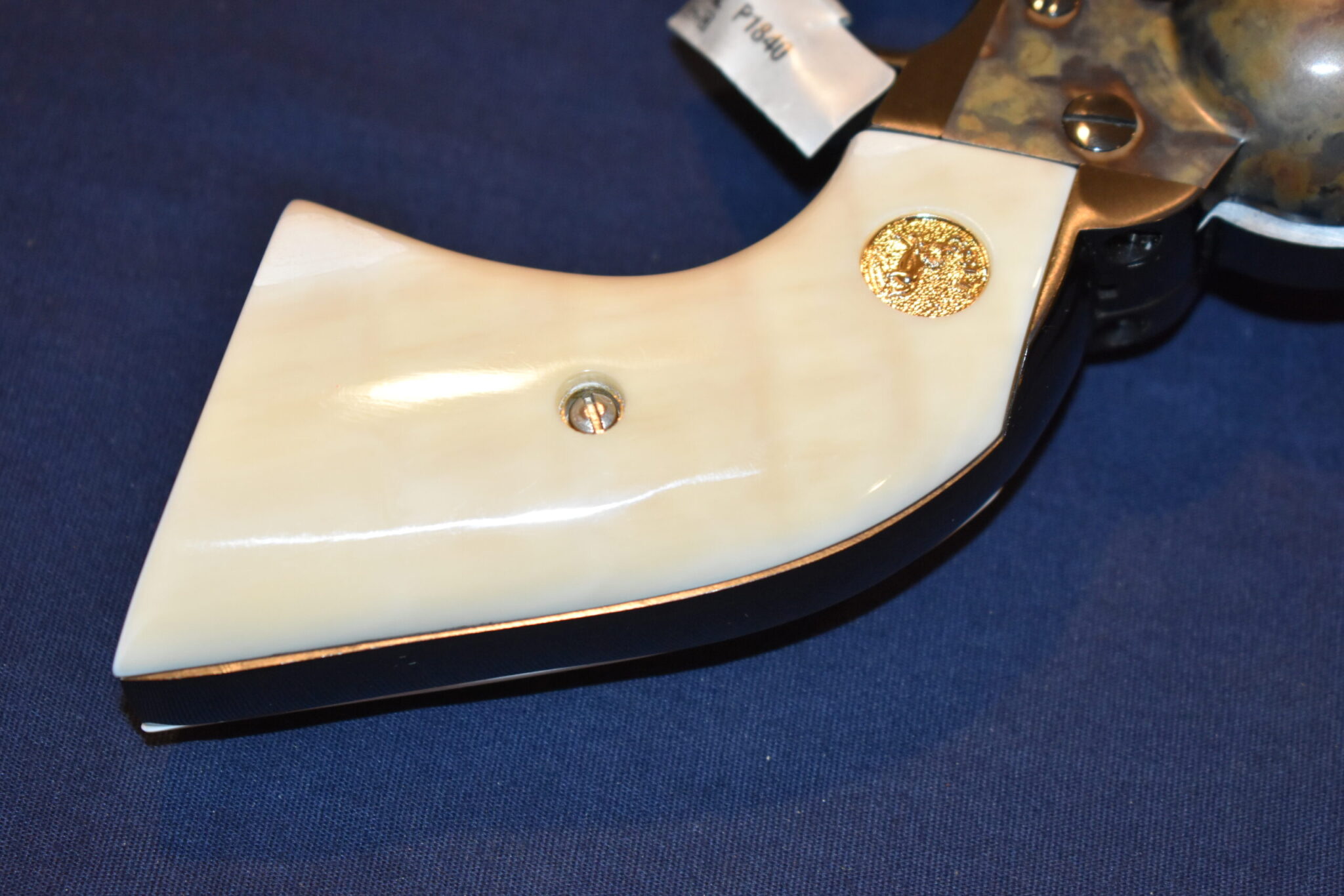 COLT SINGLE ACTION ARMY (S.A.A.) FOSSILIZED WALRUS IVORY GRIPS SAAWI4 - Image 5