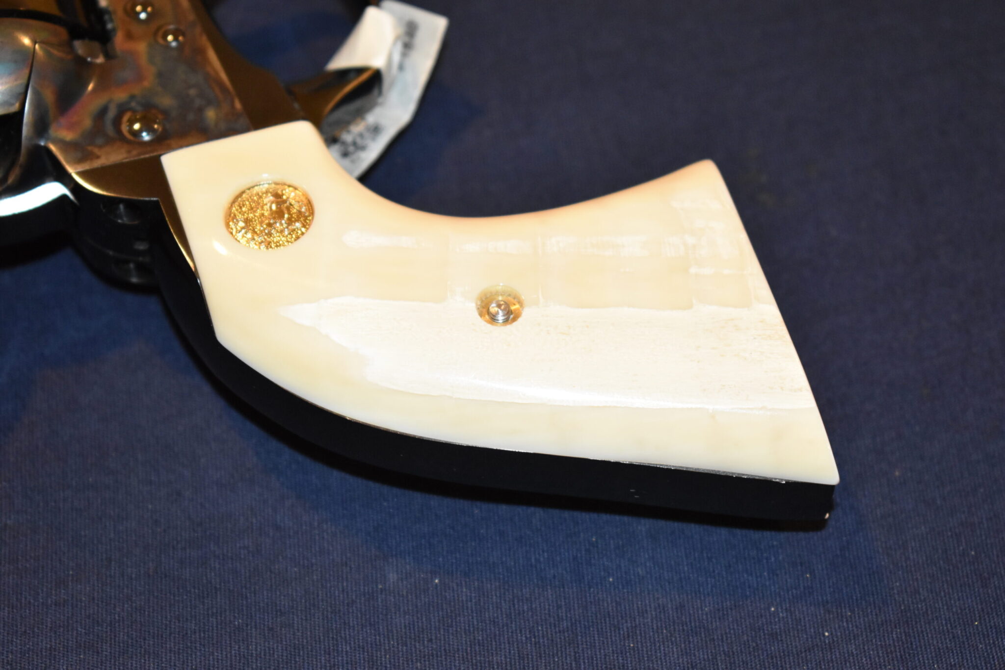 COLT SINGLE ACTION ARMY (S.A.A.) FOSSILIZED WALRUS IVORY GRIPS SAAWI4 - Image 6