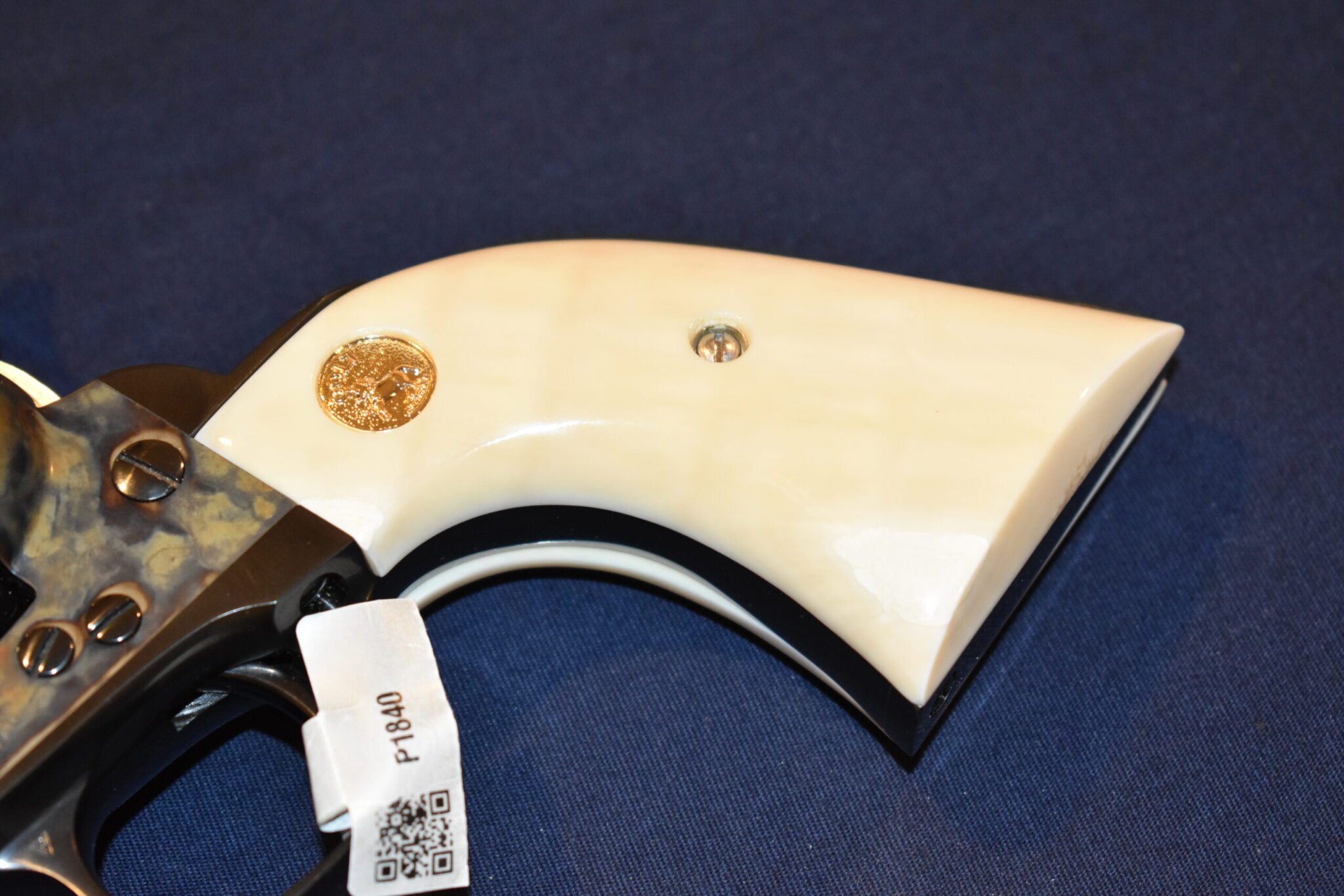 COLT SINGLE ACTION ARMY (S.A.A.) FOSSILIZED WALRUS IVORY GRIPS SAAWI4 - Image 12