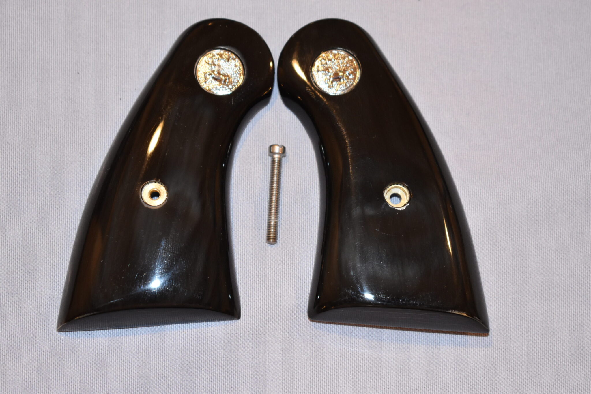 COLT PYTHON PREMIUM GRADE BUFFALO HORN GRIPS CPBH1