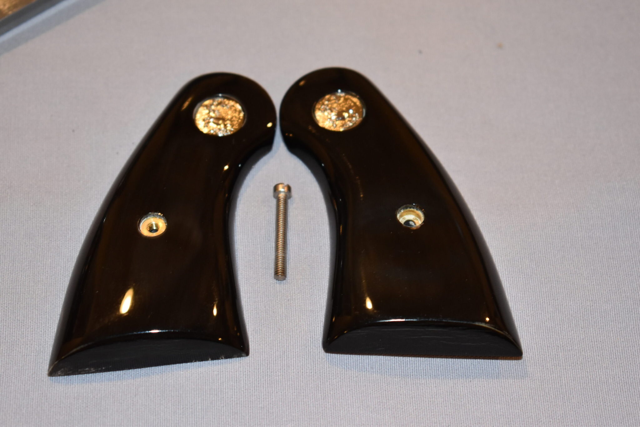 COLT PYTHON PREMIUM GRADE BUFFALO HORN GRIPS CPBH1 - Image 2