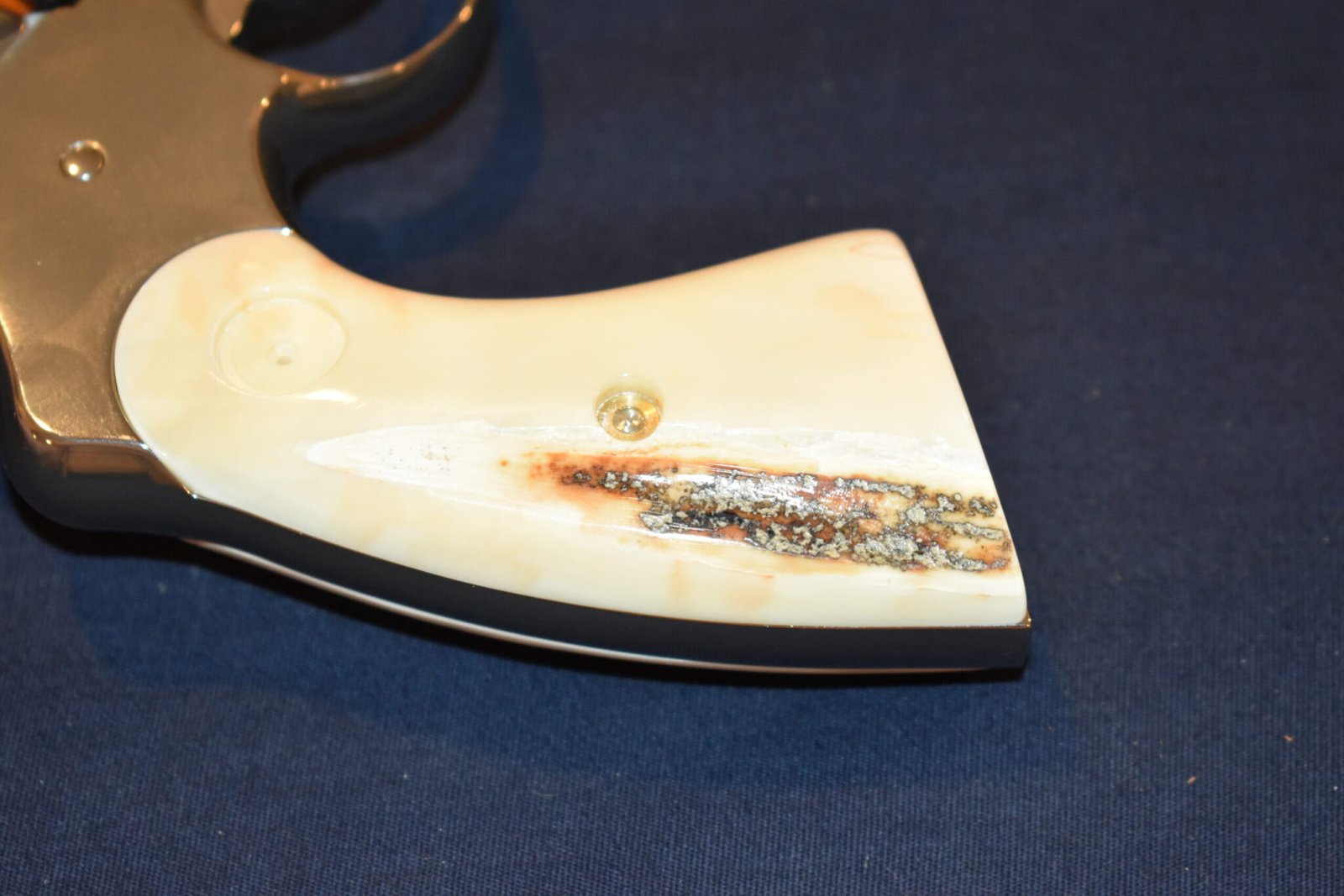 Colt Python Walrus Ivory COLT PYTHON FOSSILIZED WALRUS IVORY GRIPS FWIP1 | Rogers Guns & Grips