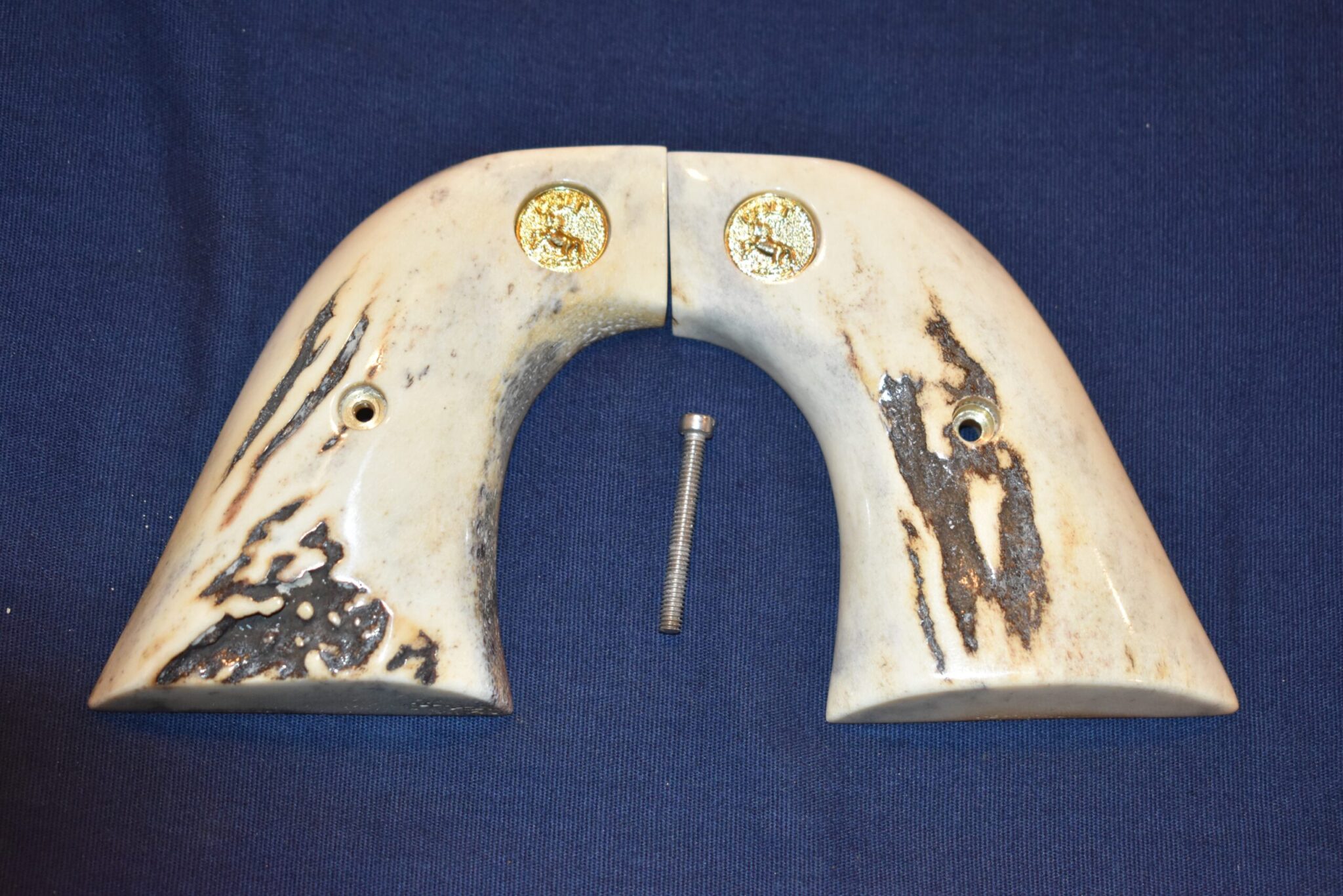 COLT SINGLE ACTION ARMY (S.A.A.) SAMBAR STAG GRIPS SAAS30