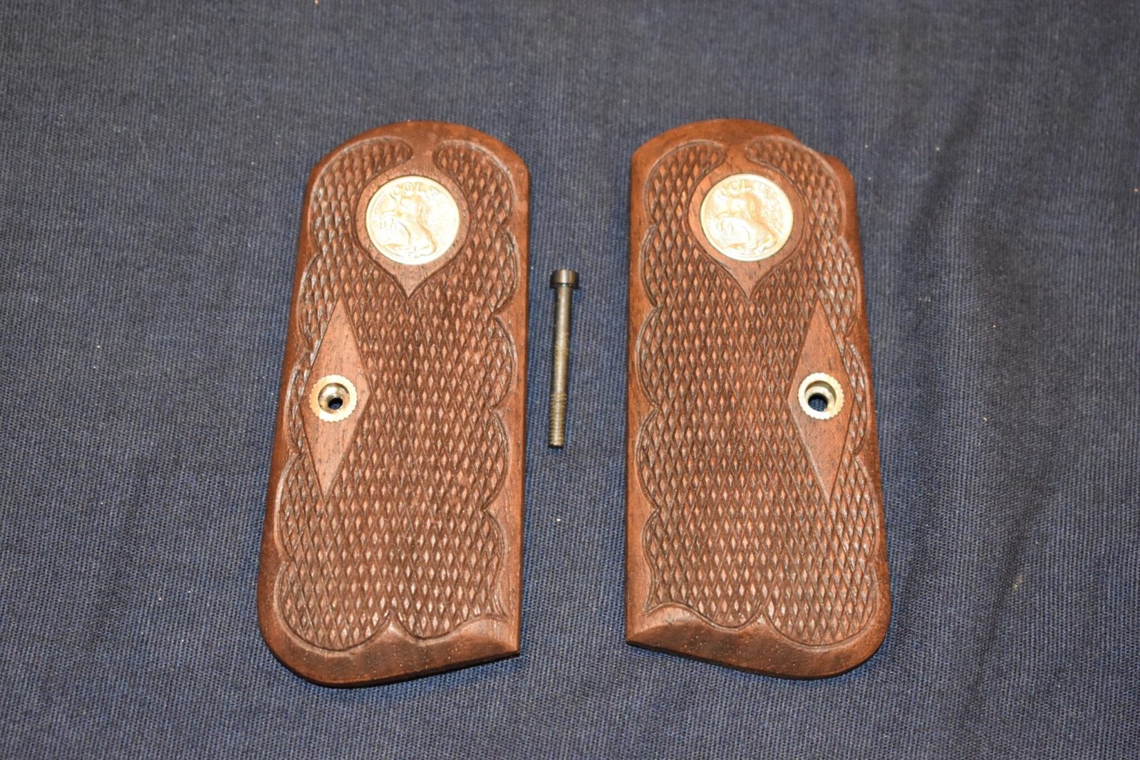 COLT 1903 / 1908 FACTORY FLEUR DE LIS GRIPS 1903F1