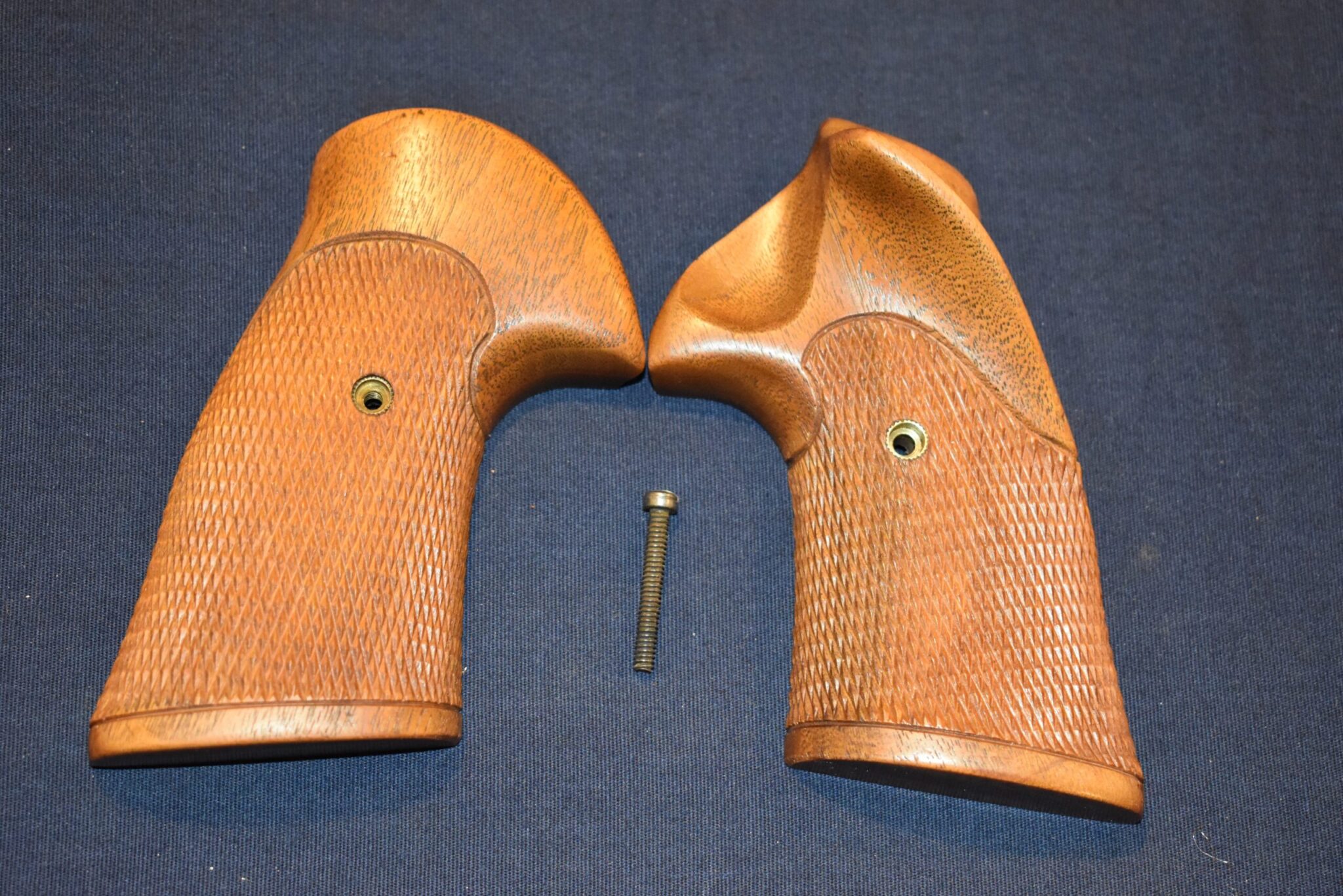 SMITH & WESSON K FRAME LEW SANDERSON CUSTOM GRIPS SWKLS2