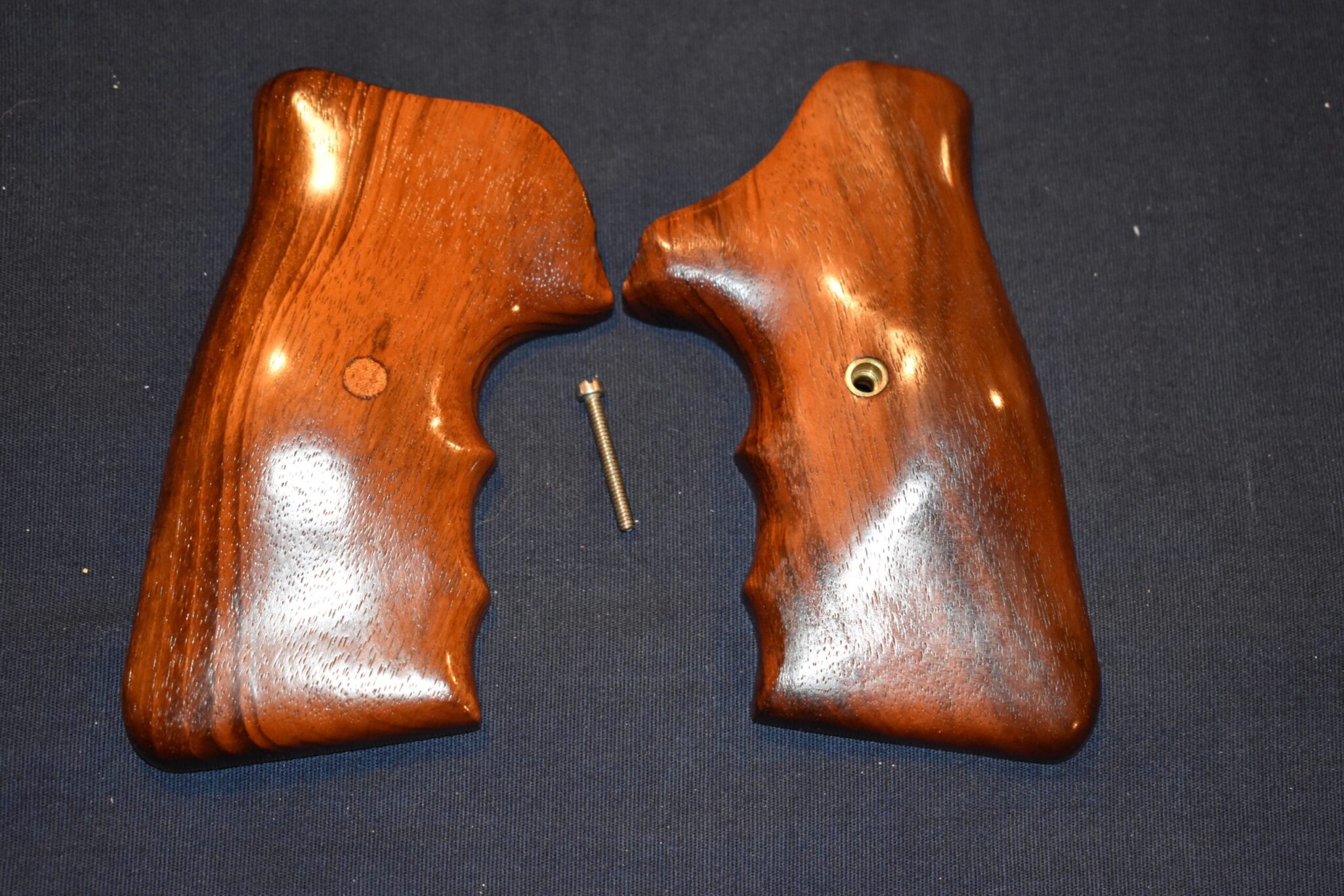 SMITH & WESSON N FRAME FUZZY FARRANT CUSTOM GRIPS SWNFF3