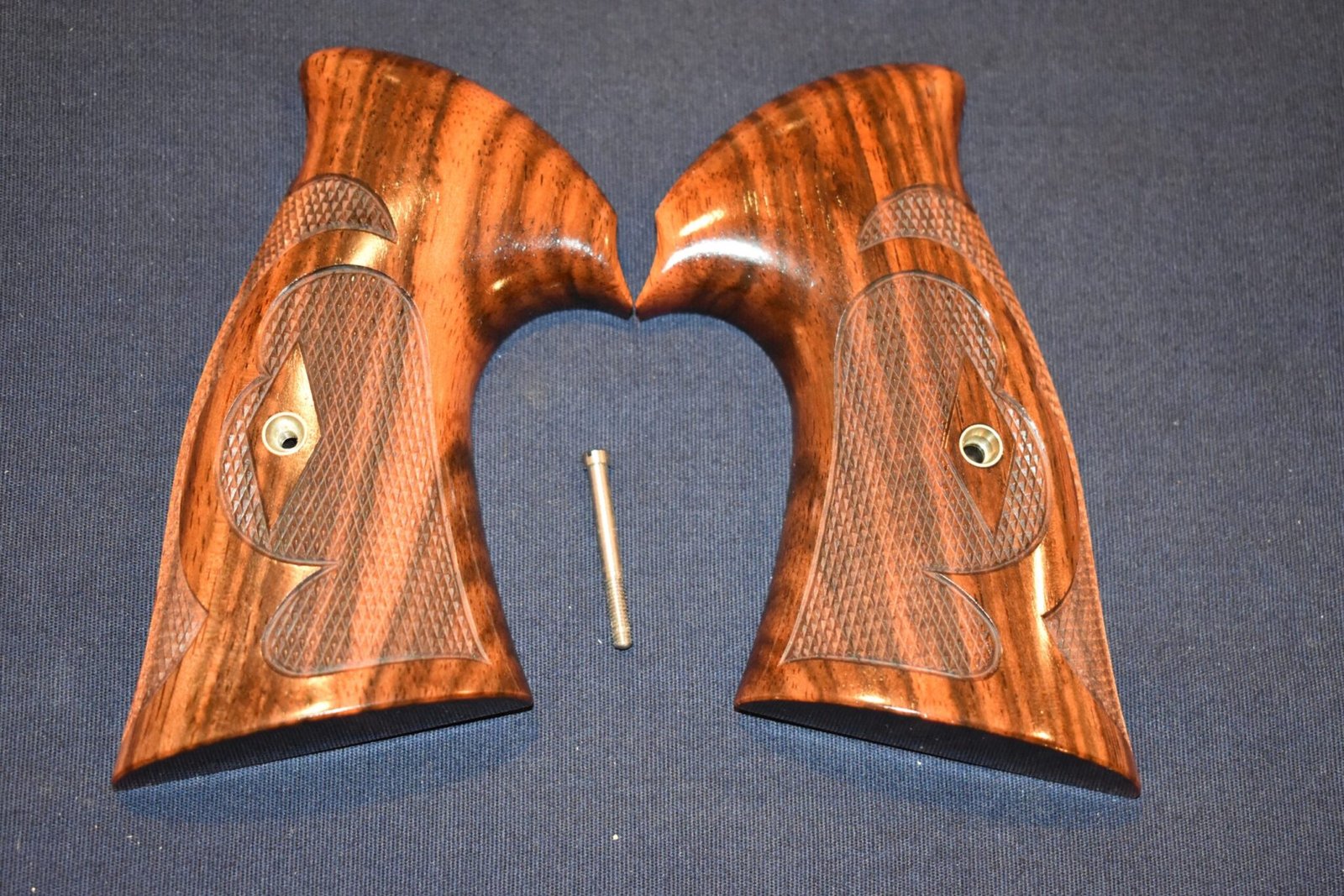 KEITH BROWN CUSTOM SMITH & WESSON N FRAME "ROPER" GRIPS KBNR35 - Image 2