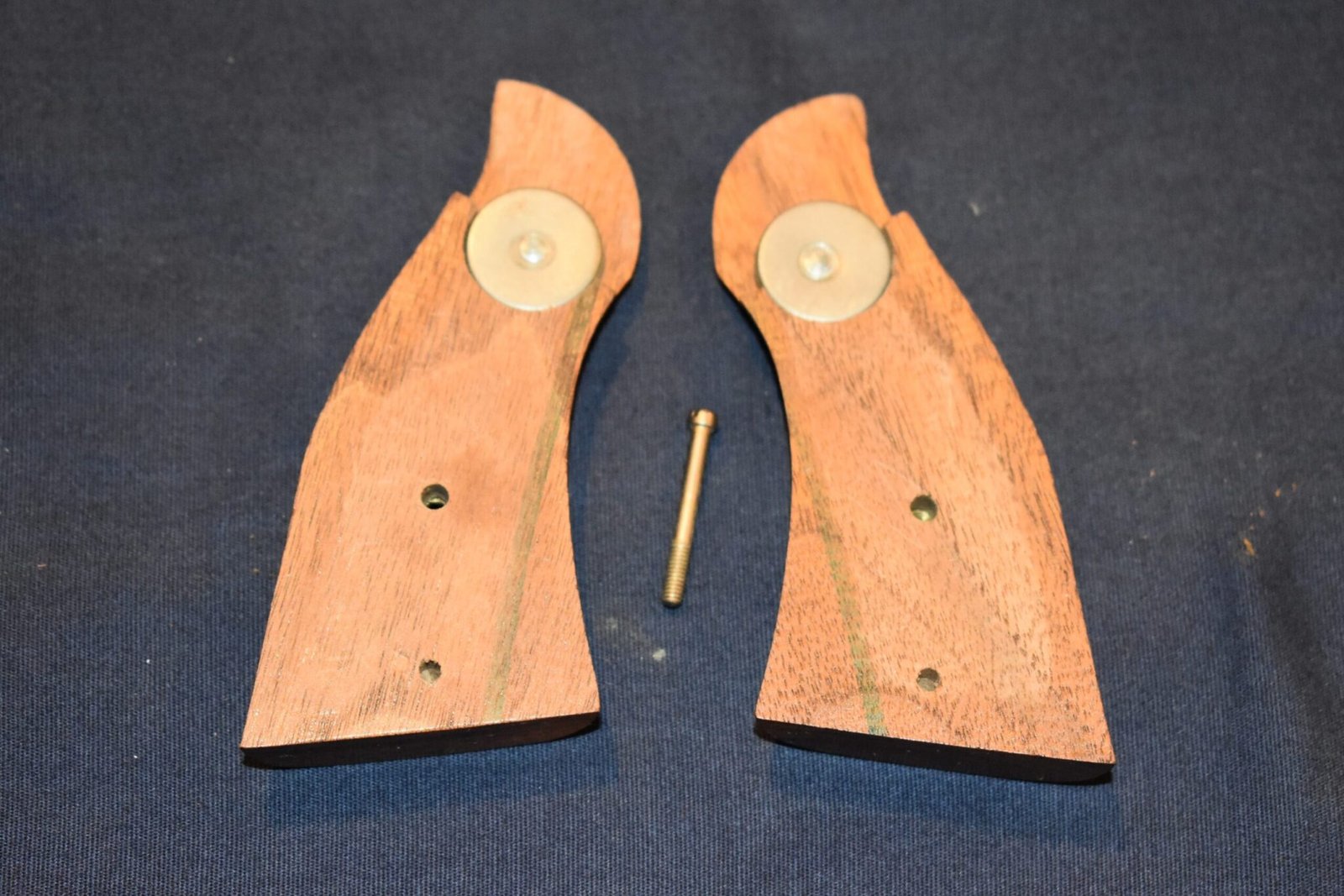 SMITH & WESSON K FRAME SQUARE BUTT MAGNA GRIPS KSQM4 - Image 3