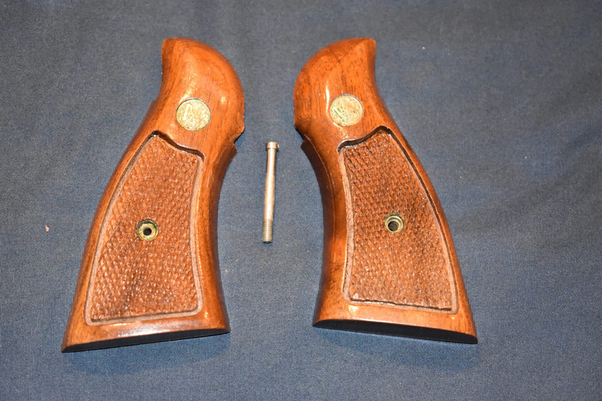 SMITH & WESSON N FRAME MAGNA GRIPS SWNM6