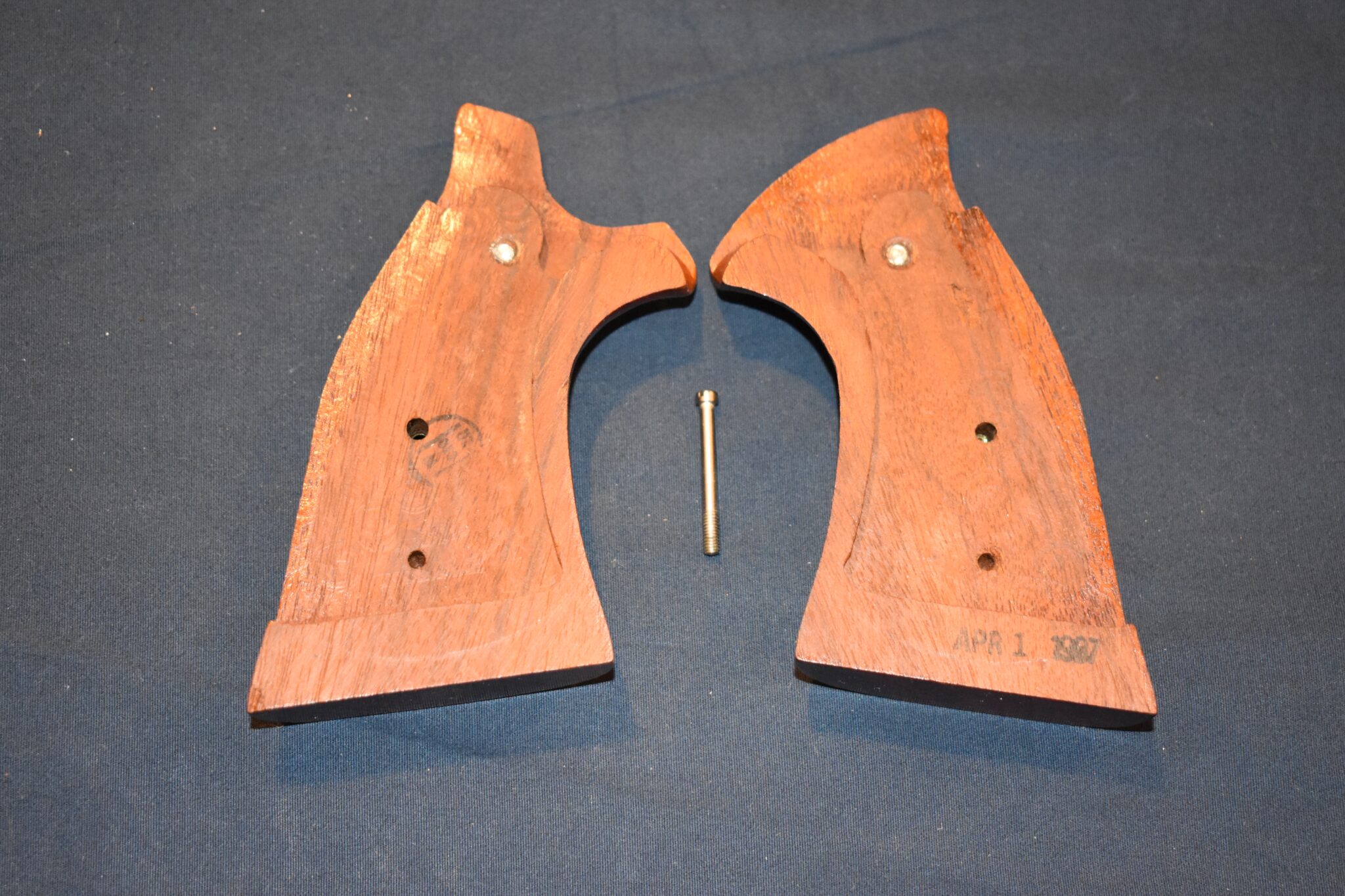 SMITH & WESSON FACTORY K FRAME TARGET GRIPS KCT20 - Image 3