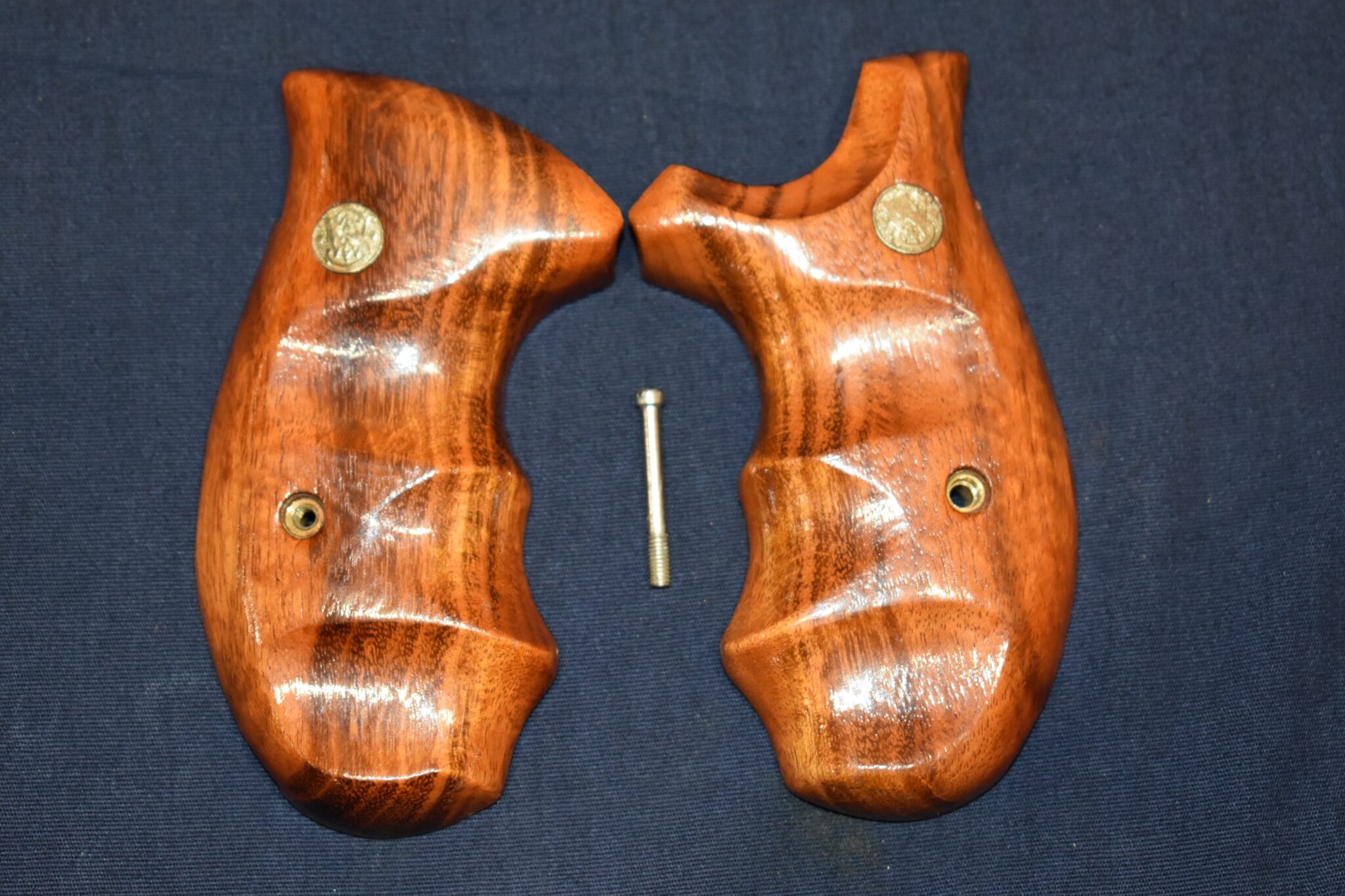 SMITH & WESSON K FRAME FACTORY ROUND BUTT COMBAT GRIPS KRBC5