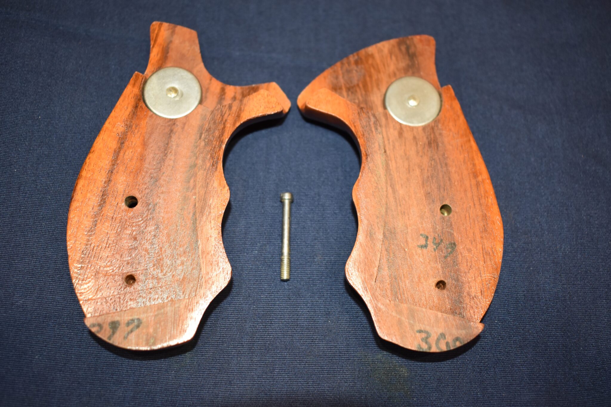 SMITH & WESSON K FRAME FACTORY ROUND BUTT COMBAT GRIPS KRBC5 - Image 3