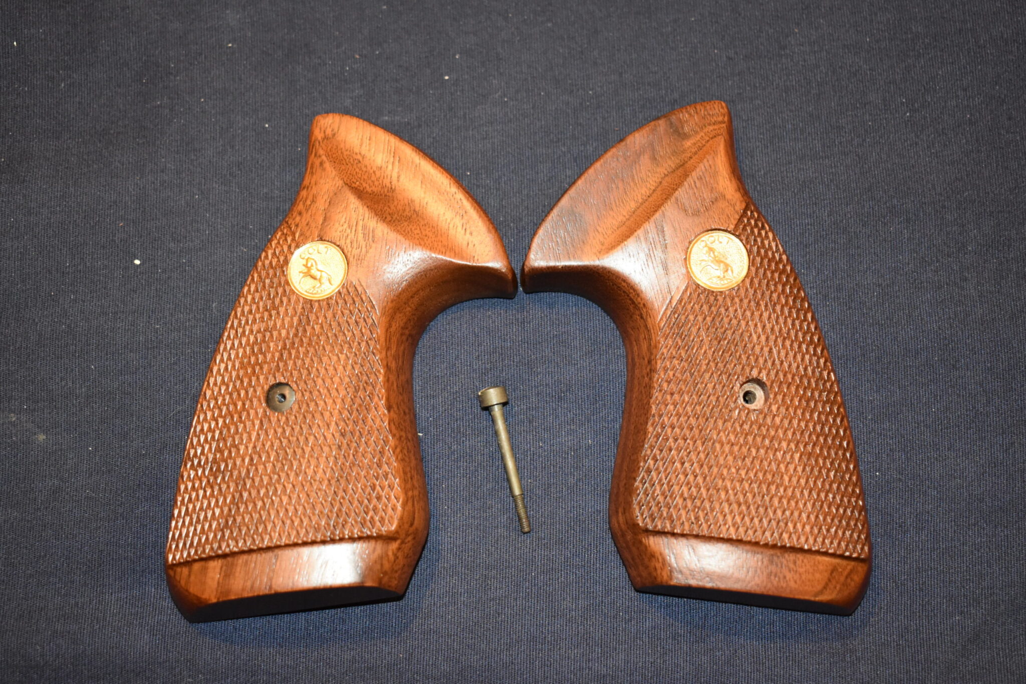 m＆mオーダー　オプション COLT TROOPER MK III FACTORY TARGET GRIPS TMK3-5 | Rogers Guns & Grips