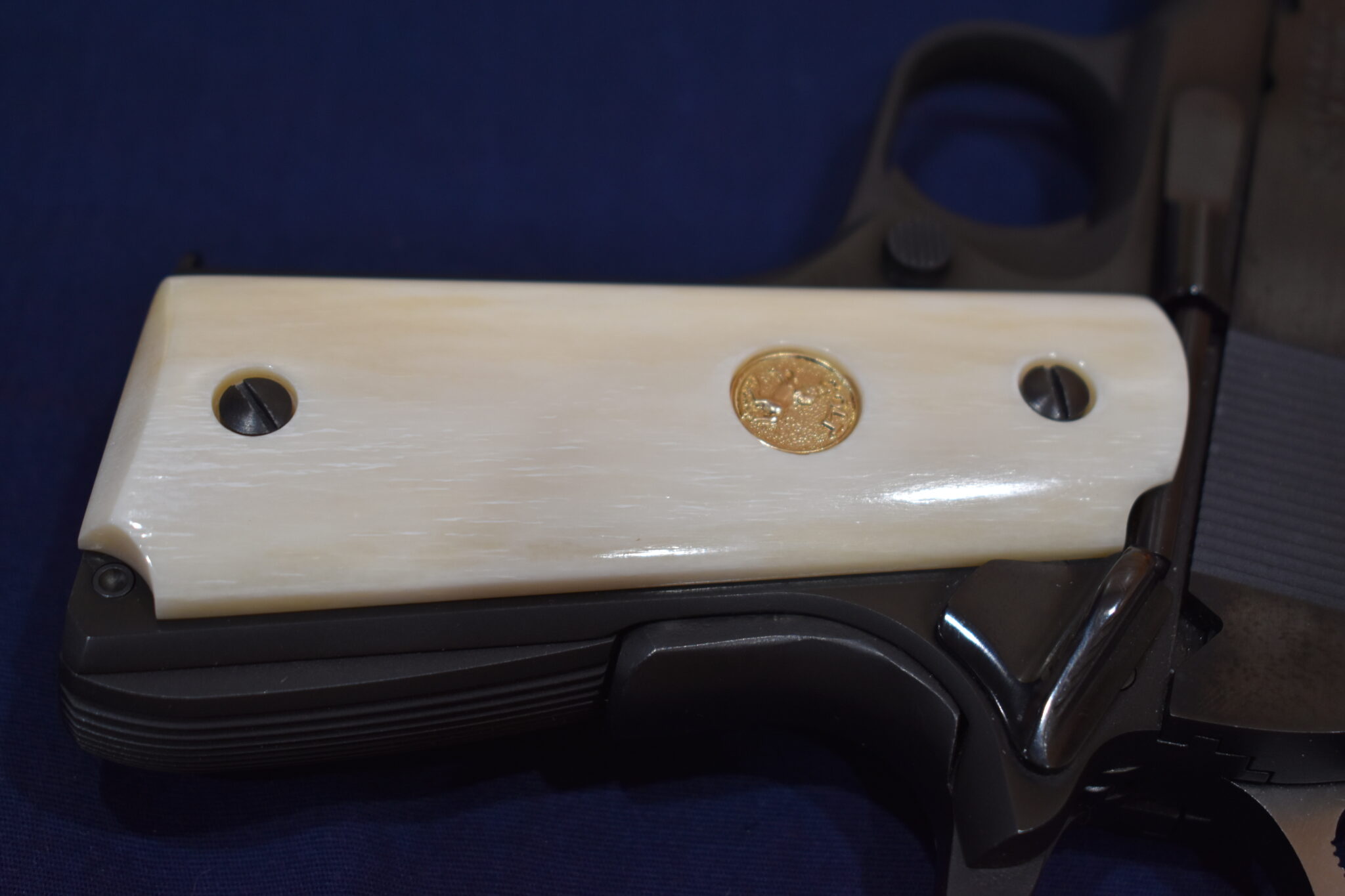 COLT 1911 PREMIUM GRADE GIRAFFE BONE GRIPS 1911GB22 - Image 5