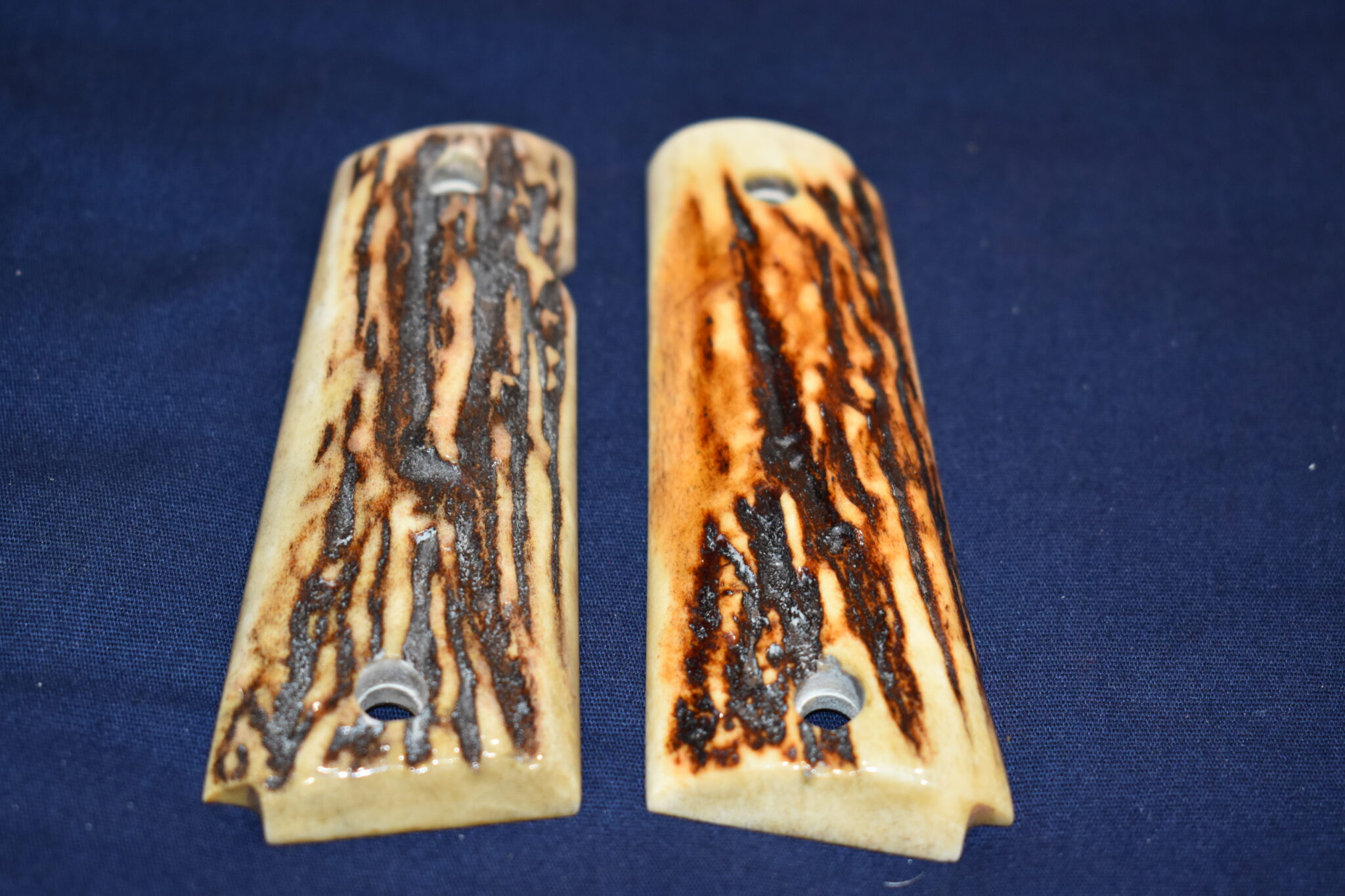 COLT 1911 VINTAGE SAMBAR STAG GRIPS 1911SS42 - Image 2