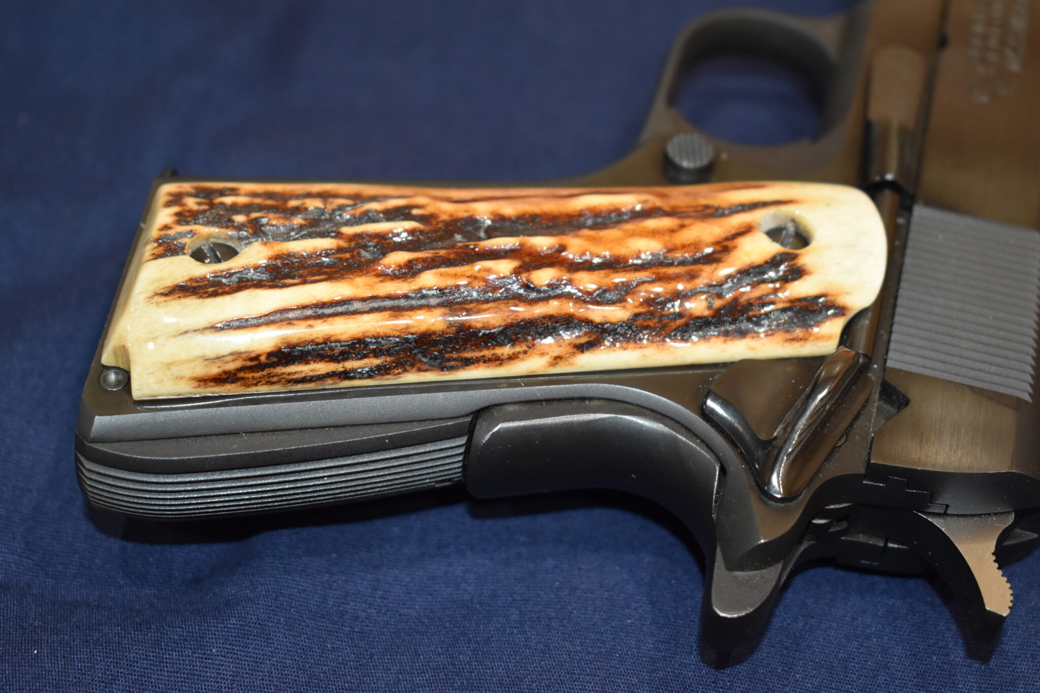 COLT 1911 VINTAGE SAMBAR STAG GRIPS 1911SS42 - Image 5