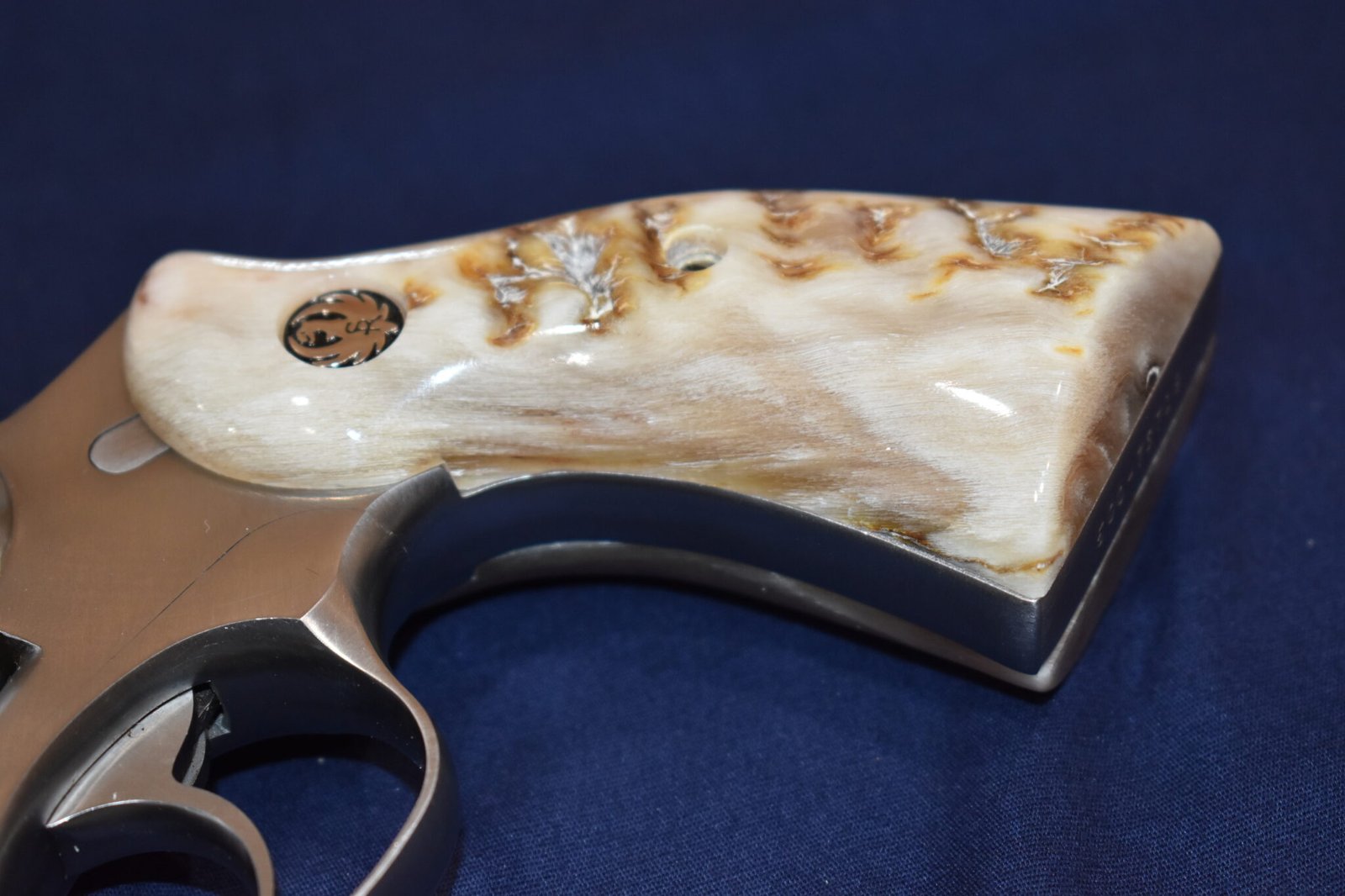 Arizona Custom Grips Magna-Tusk Aged Ivory Grips For Square-Butt Ruger Redhawk