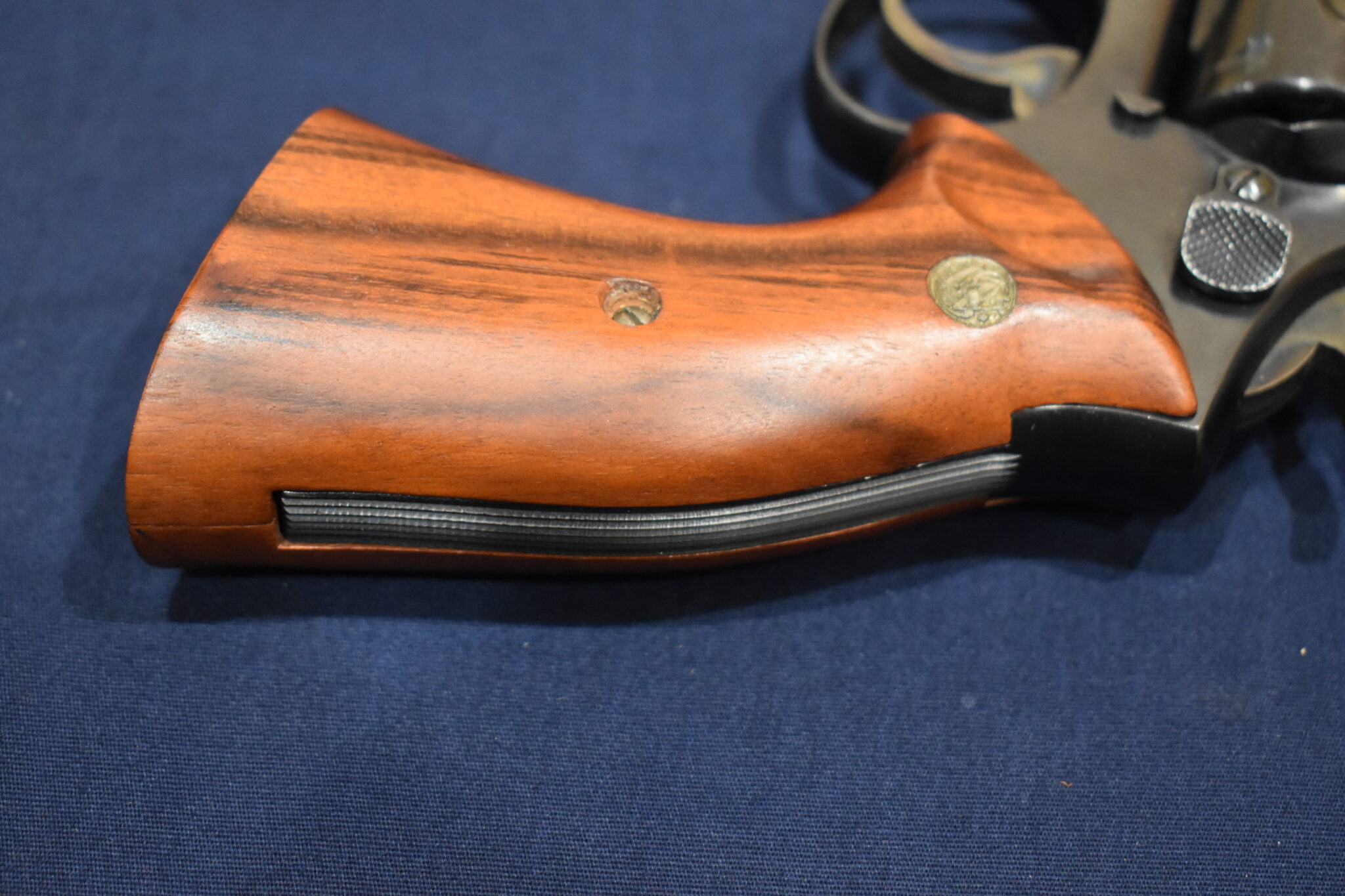 SMITH & WESSON FACTORY K FRAME PRESENTATION TARGET GRIPS KPT21 - Image 5