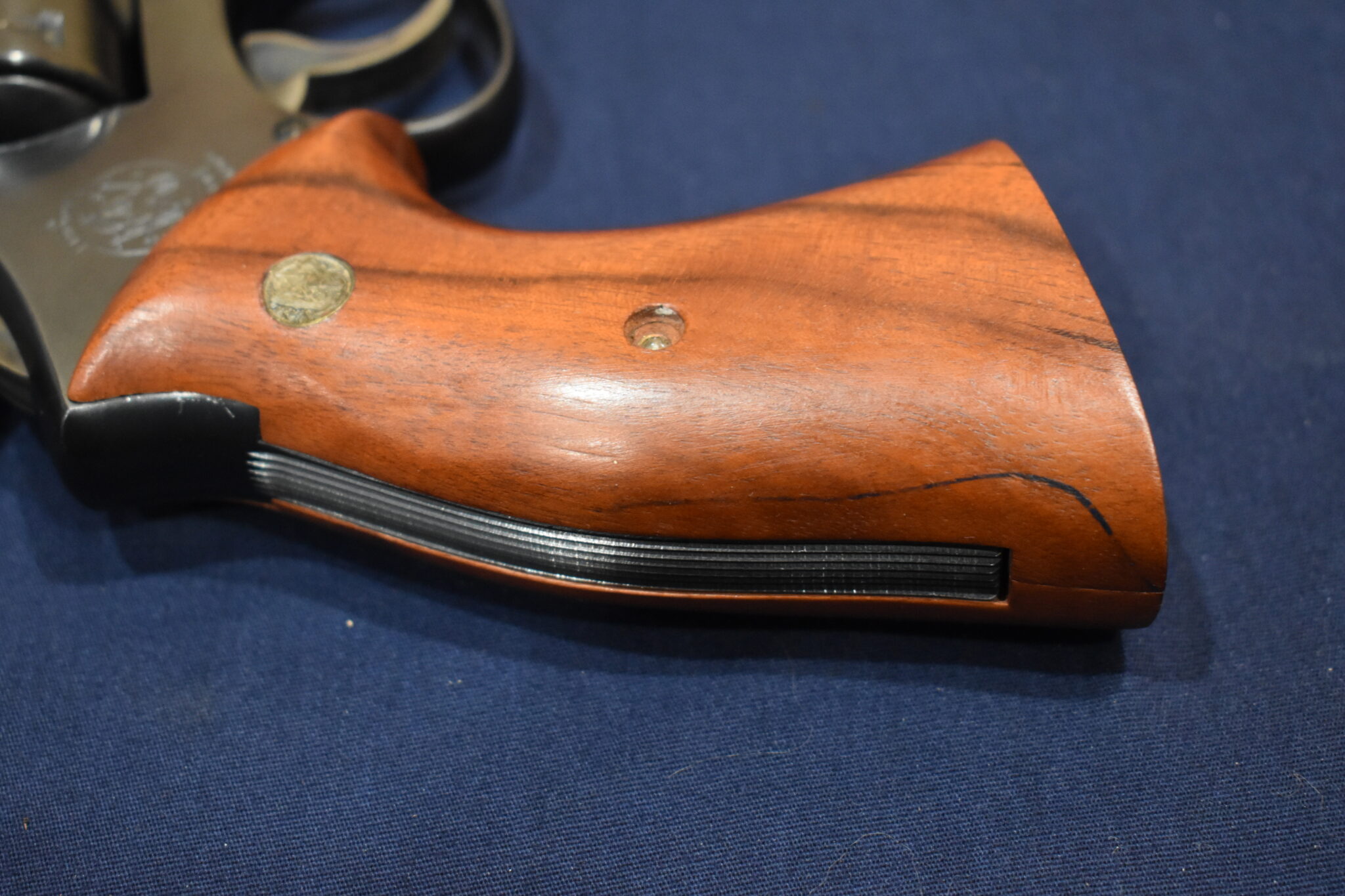 SMITH & WESSON FACTORY K FRAME PRESENTATION TARGET GRIPS KPT21 - Image 6