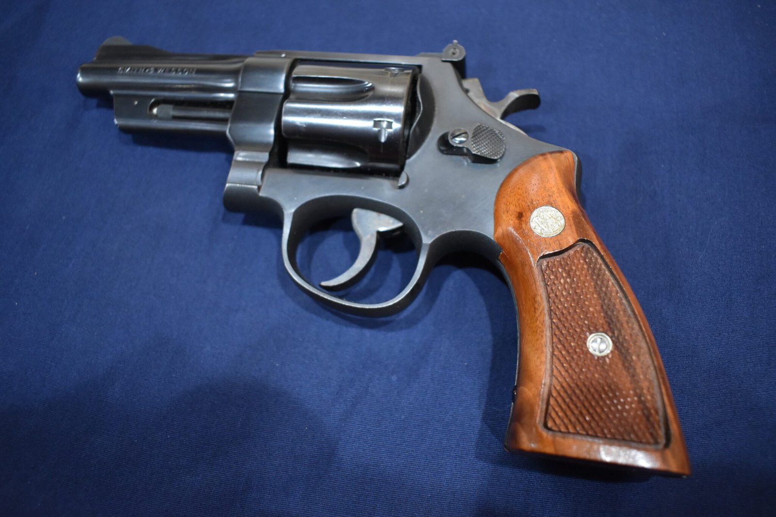 SMITH & WESSON N FRAME GONCALO ALVES MAGNA GRIPS SWNM15 - Image 4