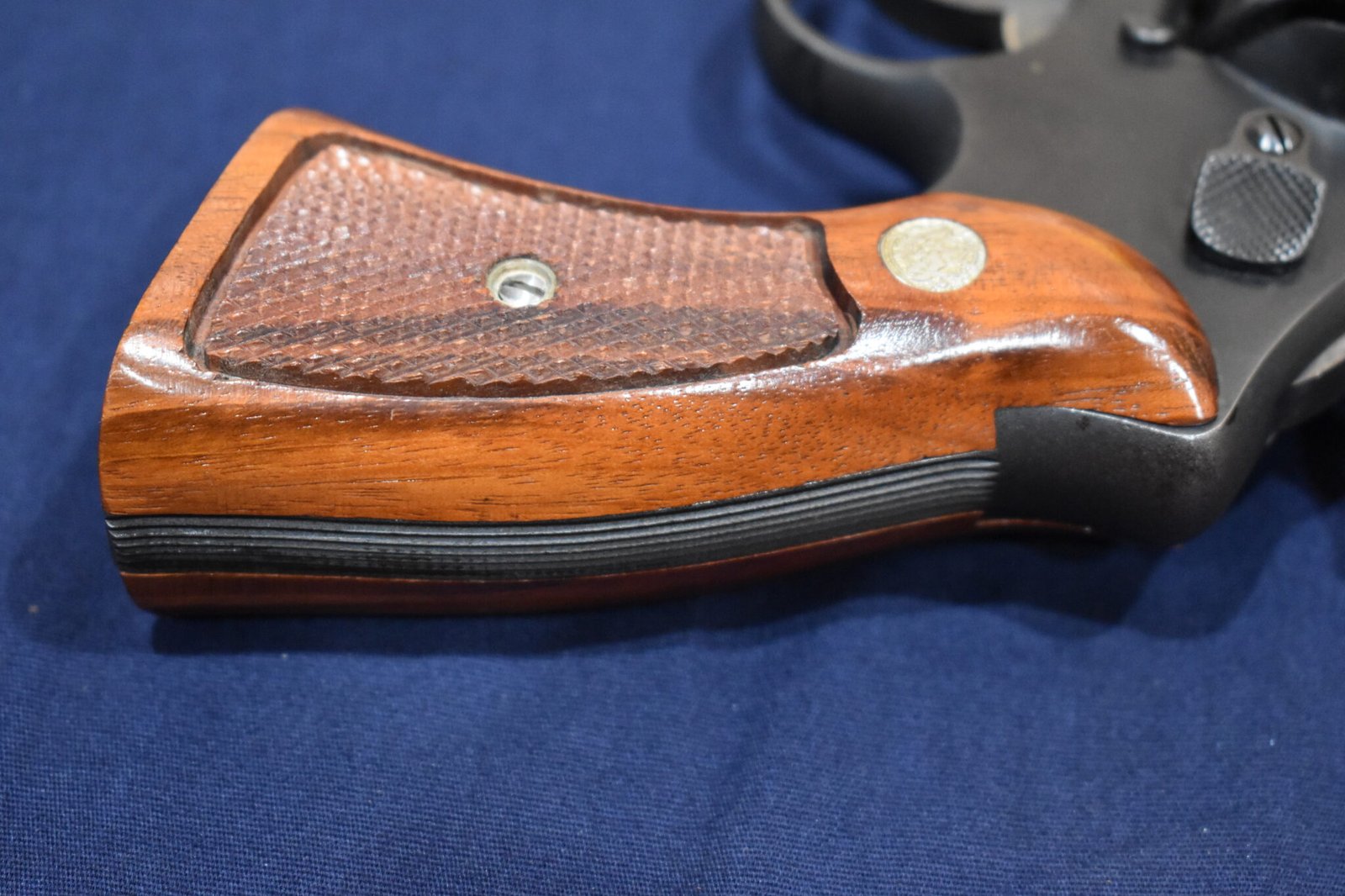 SMITH & WESSON N FRAME GONCALO ALVES MAGNA GRIPS SWNM15 - Image 5