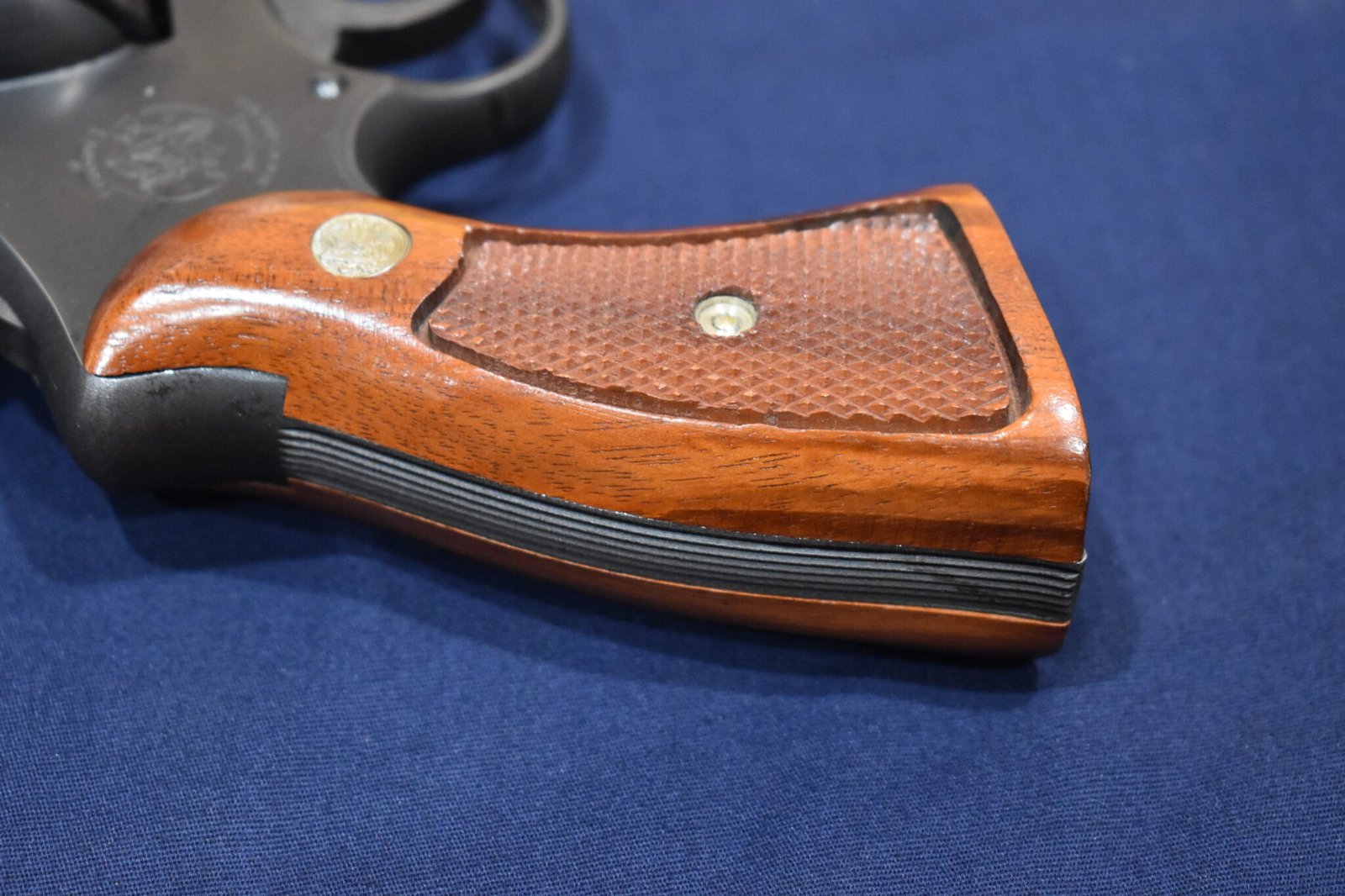 SMITH & WESSON N FRAME GONCALO ALVES MAGNA GRIPS SWNM15 - Image 6